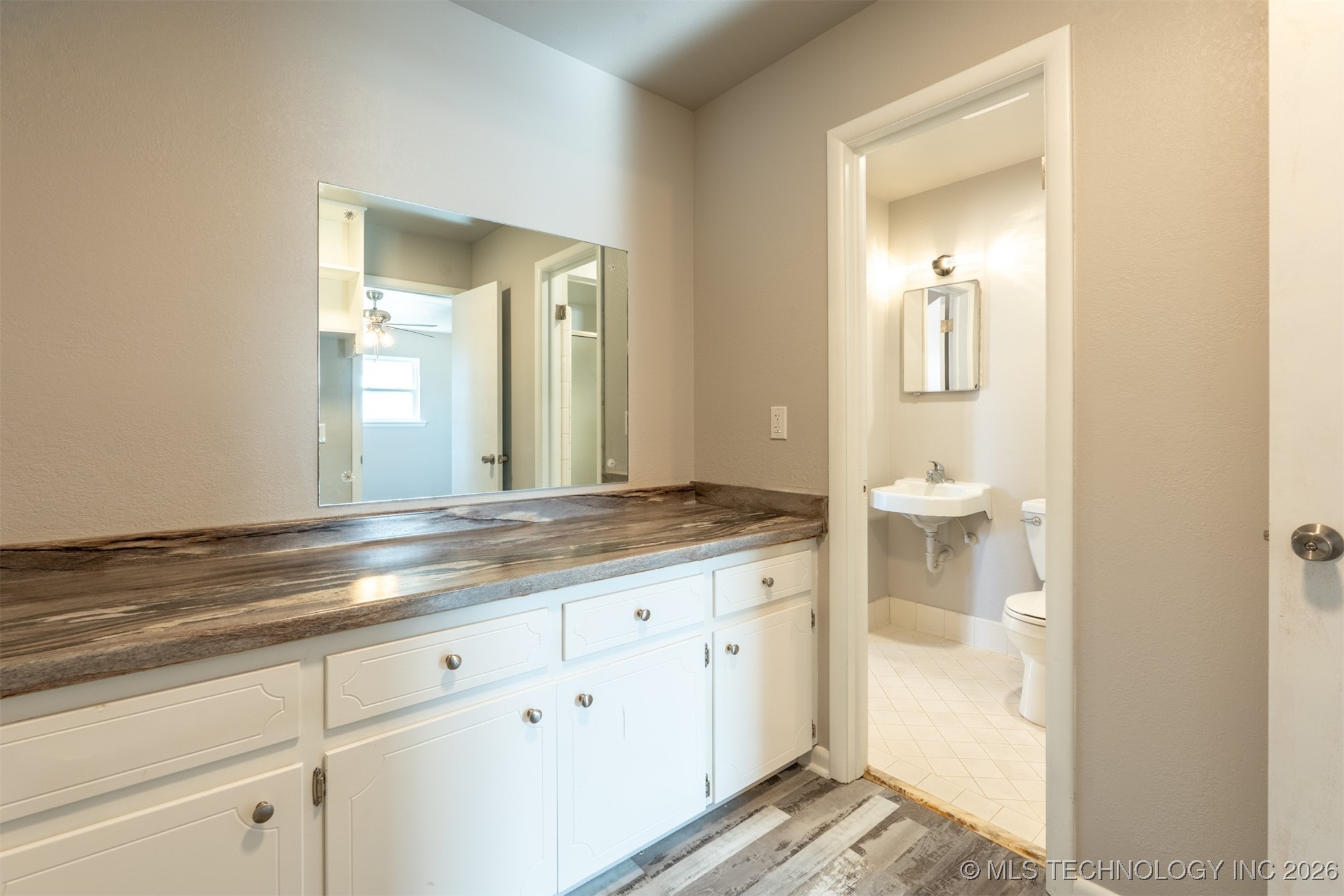 2150 S 80th East Avenue Property Photo 27