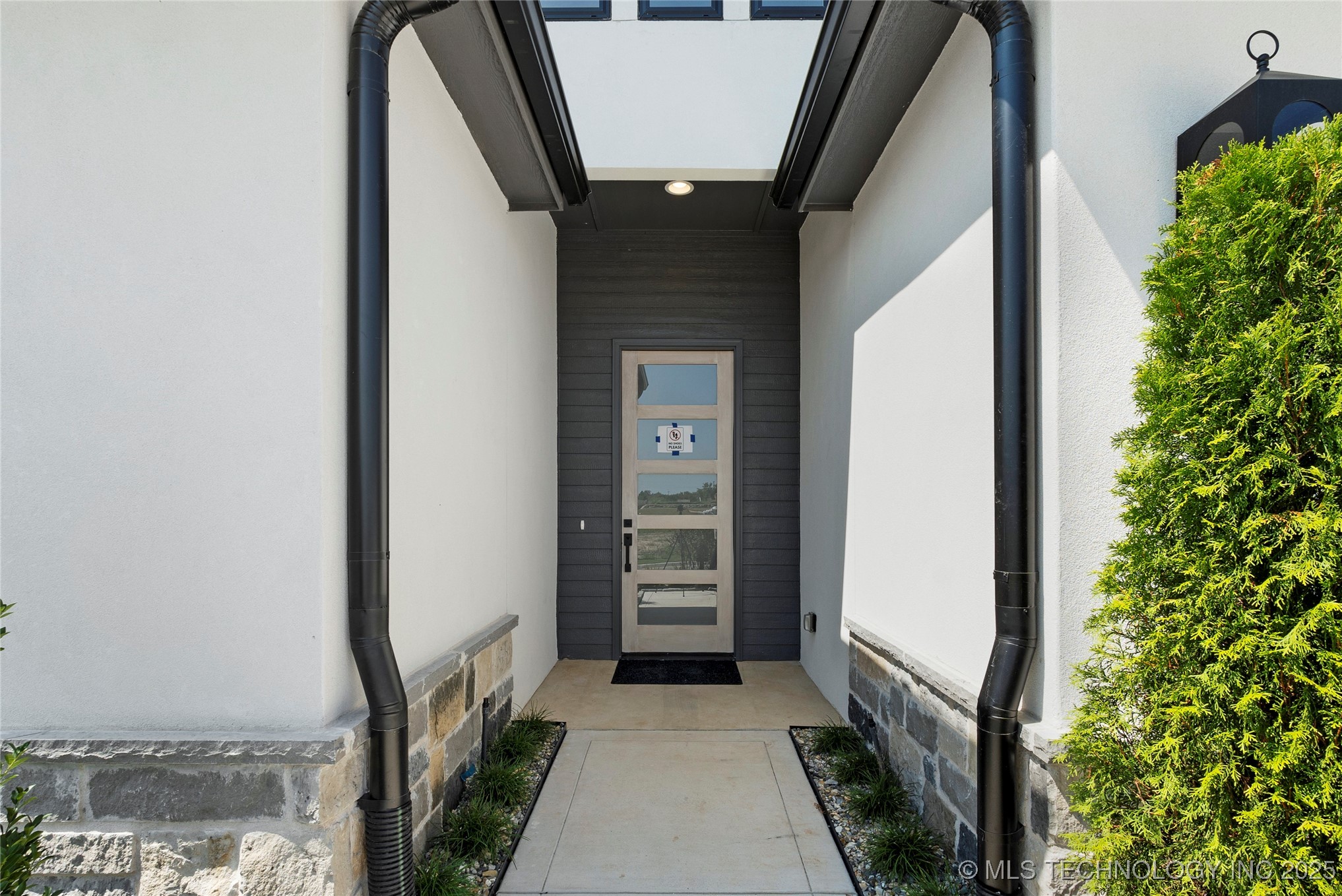 11962 S 94th East Avenue Property Photo 3