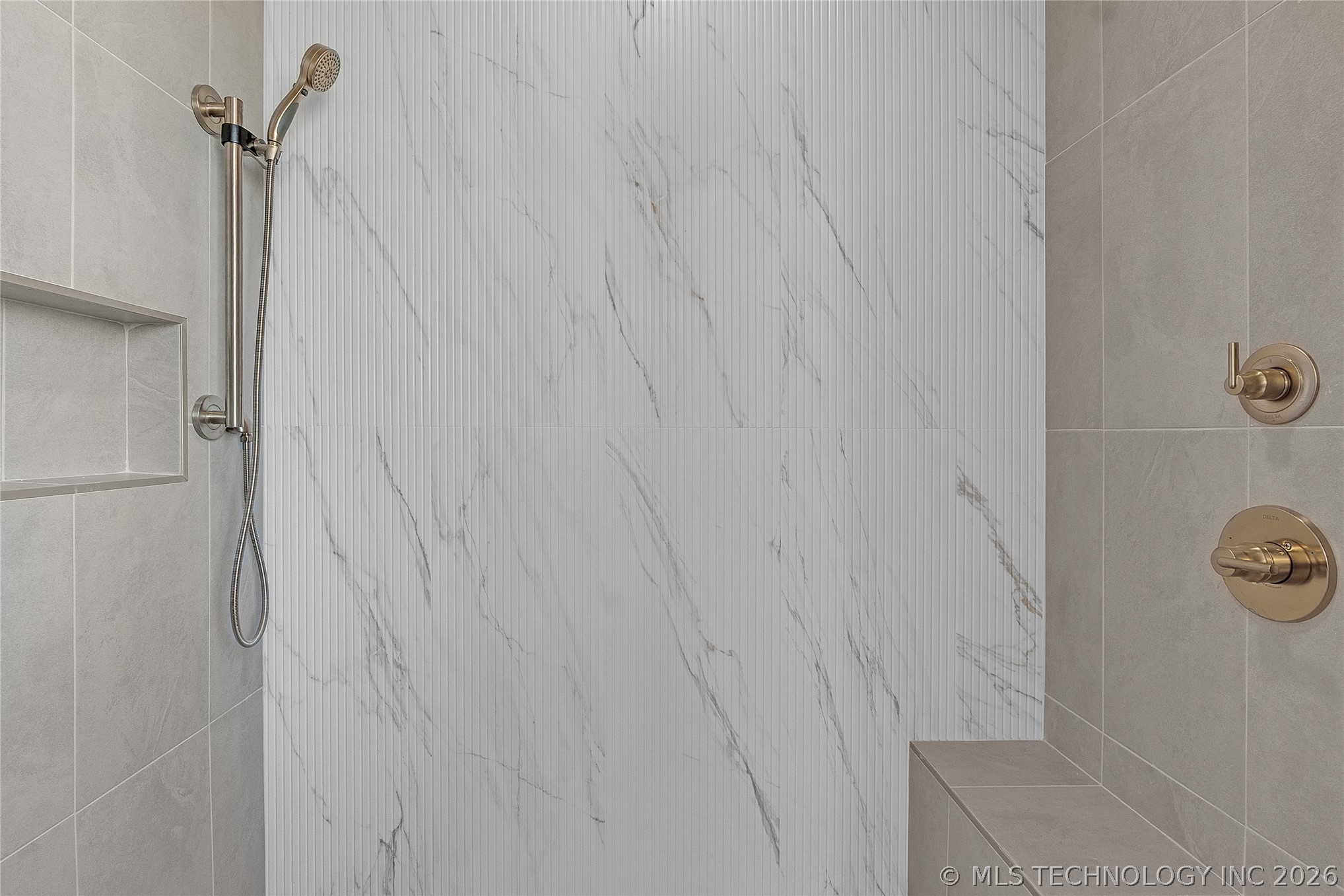 11962 S 94th East Avenue Property Photo 27