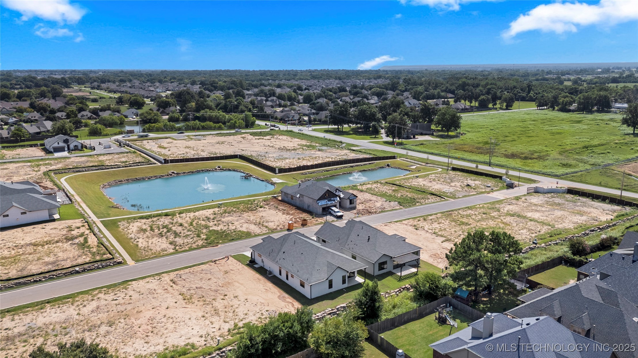 11962 S 94th East Avenue Property Photo 39