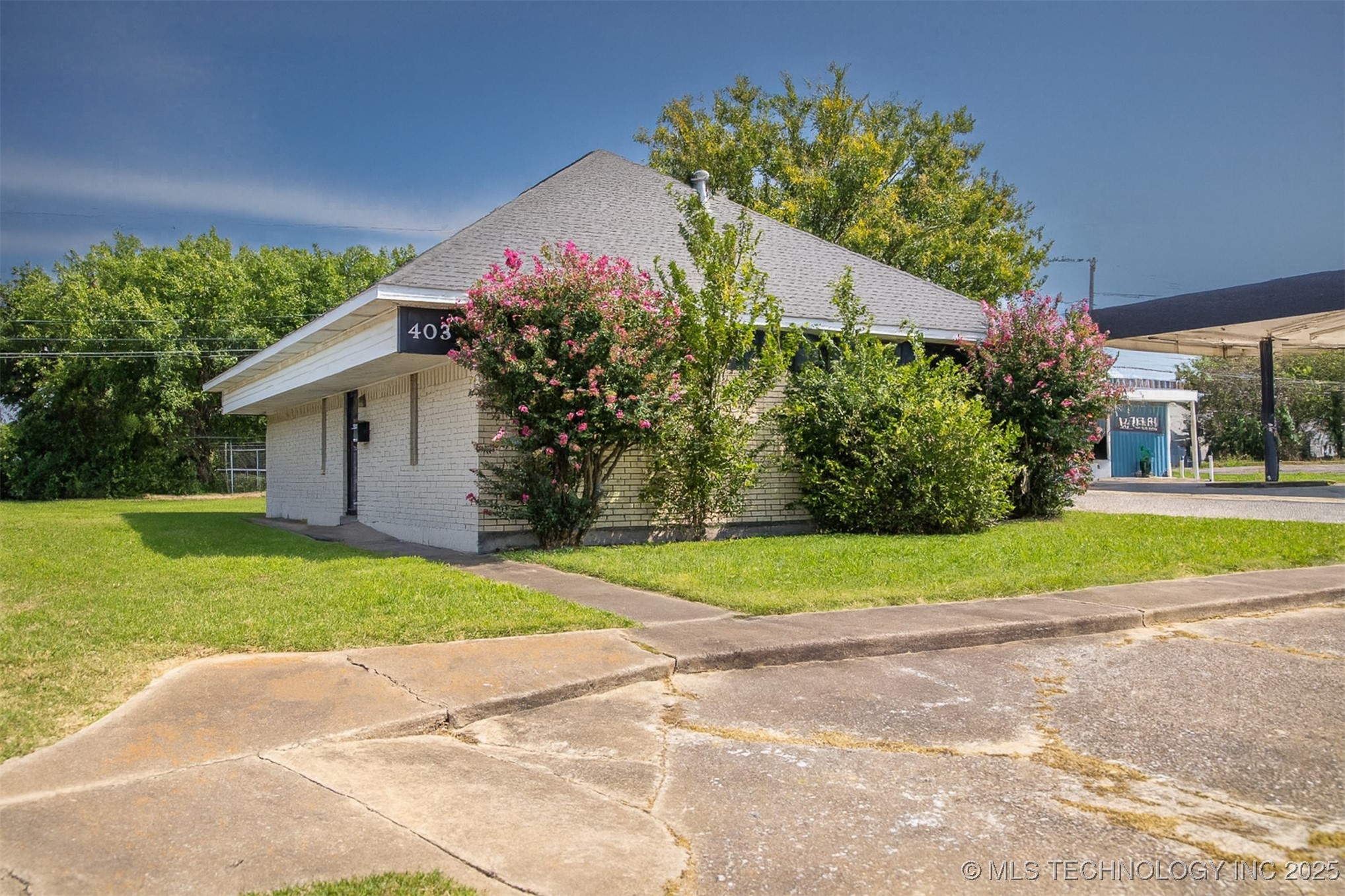 403 W Carl Albert Property Photo 2