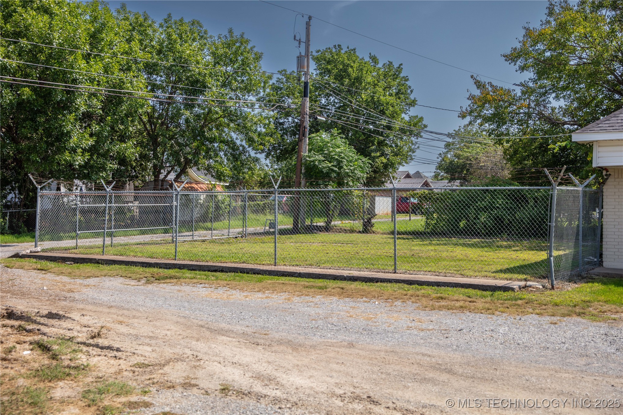 403 W Carl Albert Property Photo 5