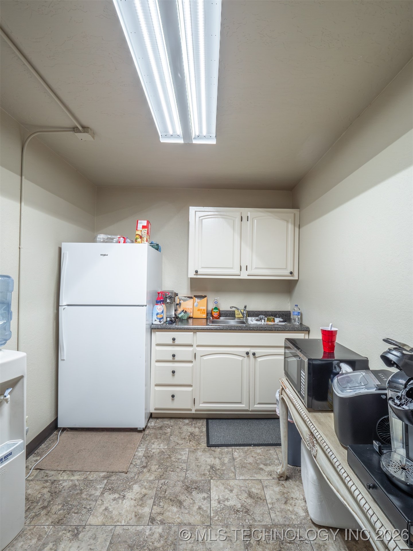 403 W Carl Albert Property Photo 9