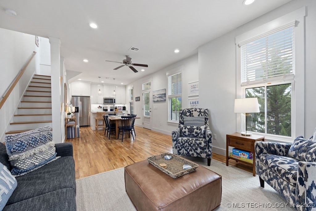 43 Center Lane S Property Photo 4