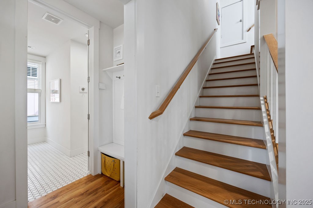 43 Center Lane S Property Photo 11