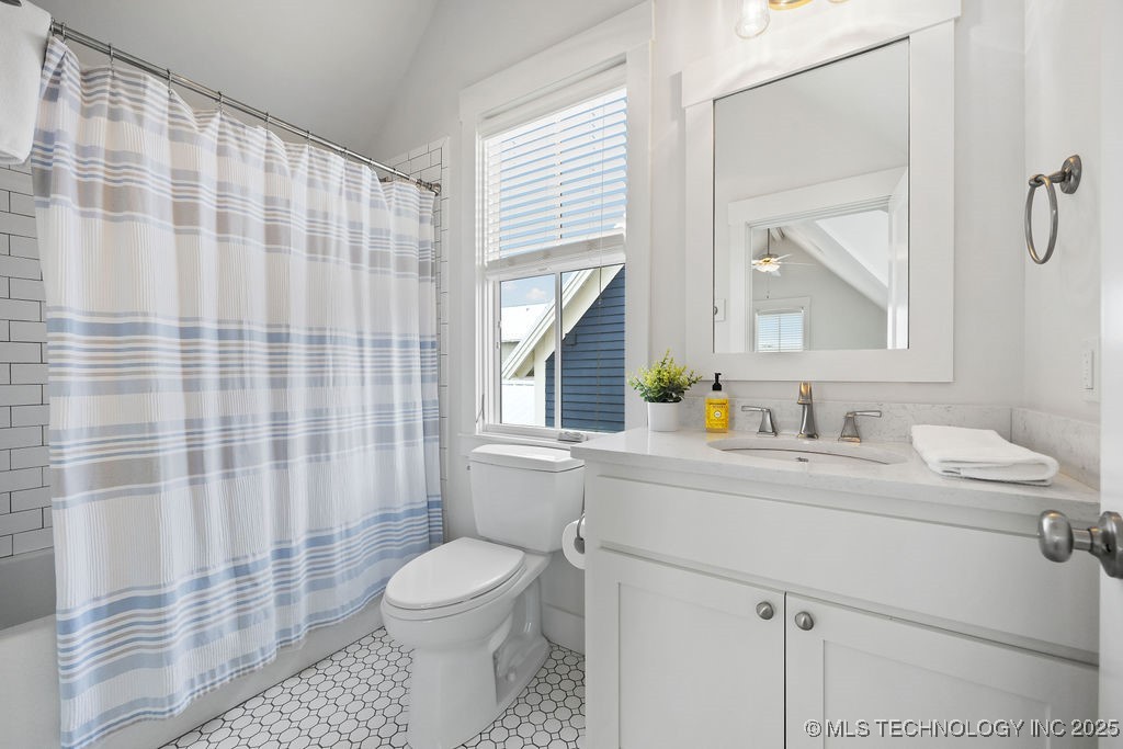 43 Center Lane S Property Photo 19