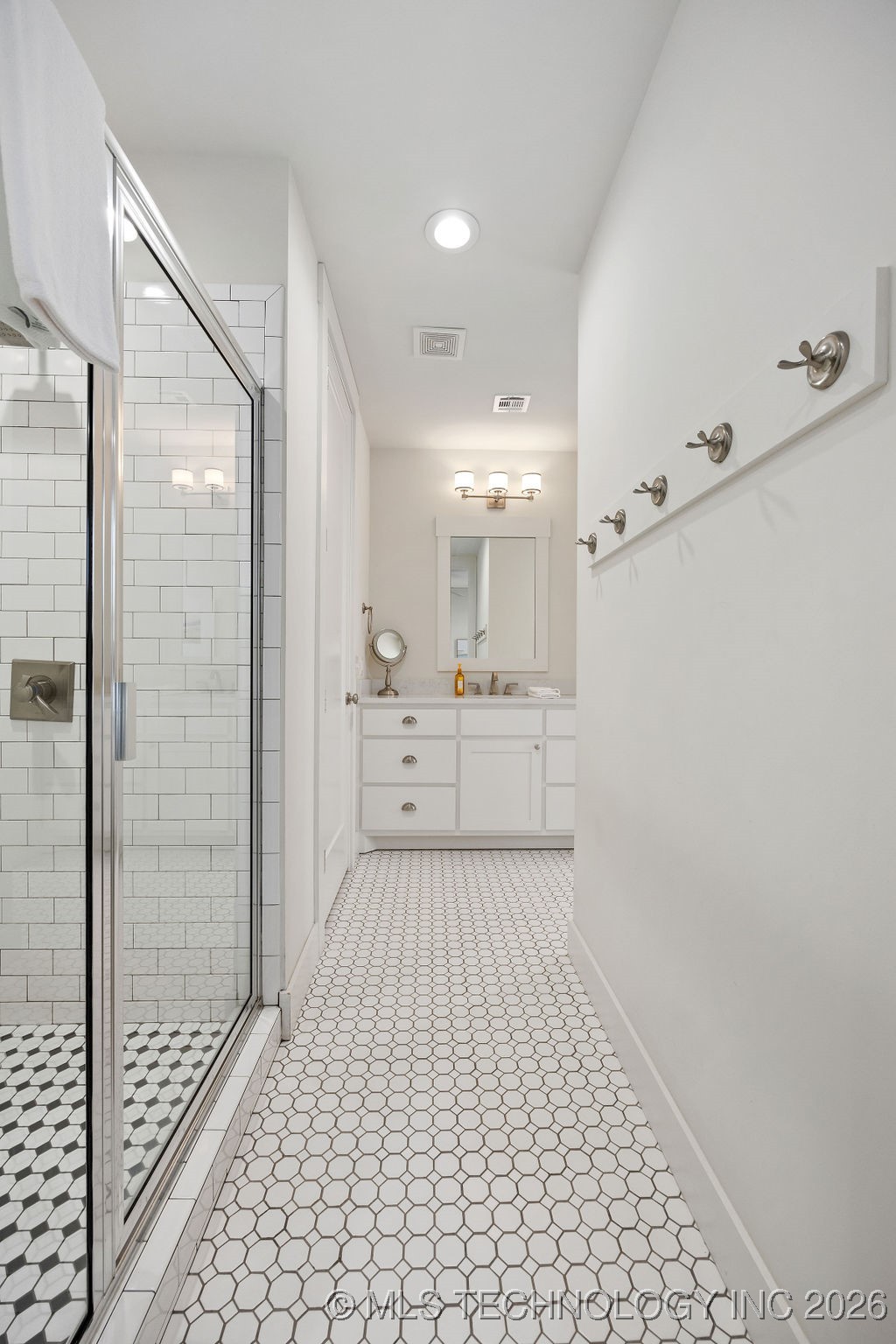 43 Center Lane S Property Photo 23