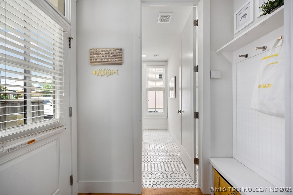 43 Center Lane S Property Photo 25