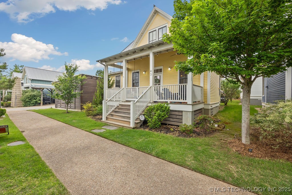 43 Center Lane S Property Photo 32