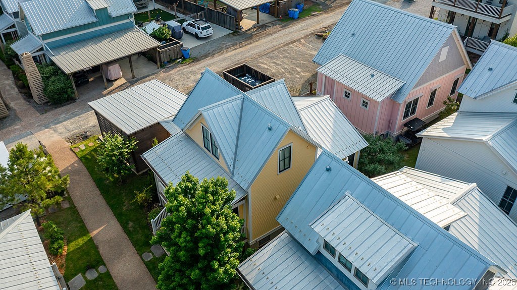 43 Center Lane S Property Photo 33