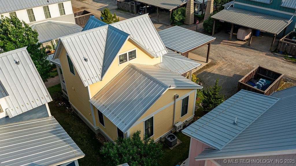 43 Center Lane S Property Photo 34