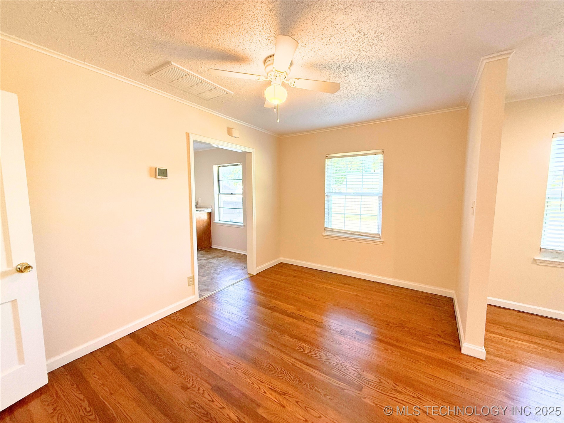 2604 E 2nd Street Property Photo 12