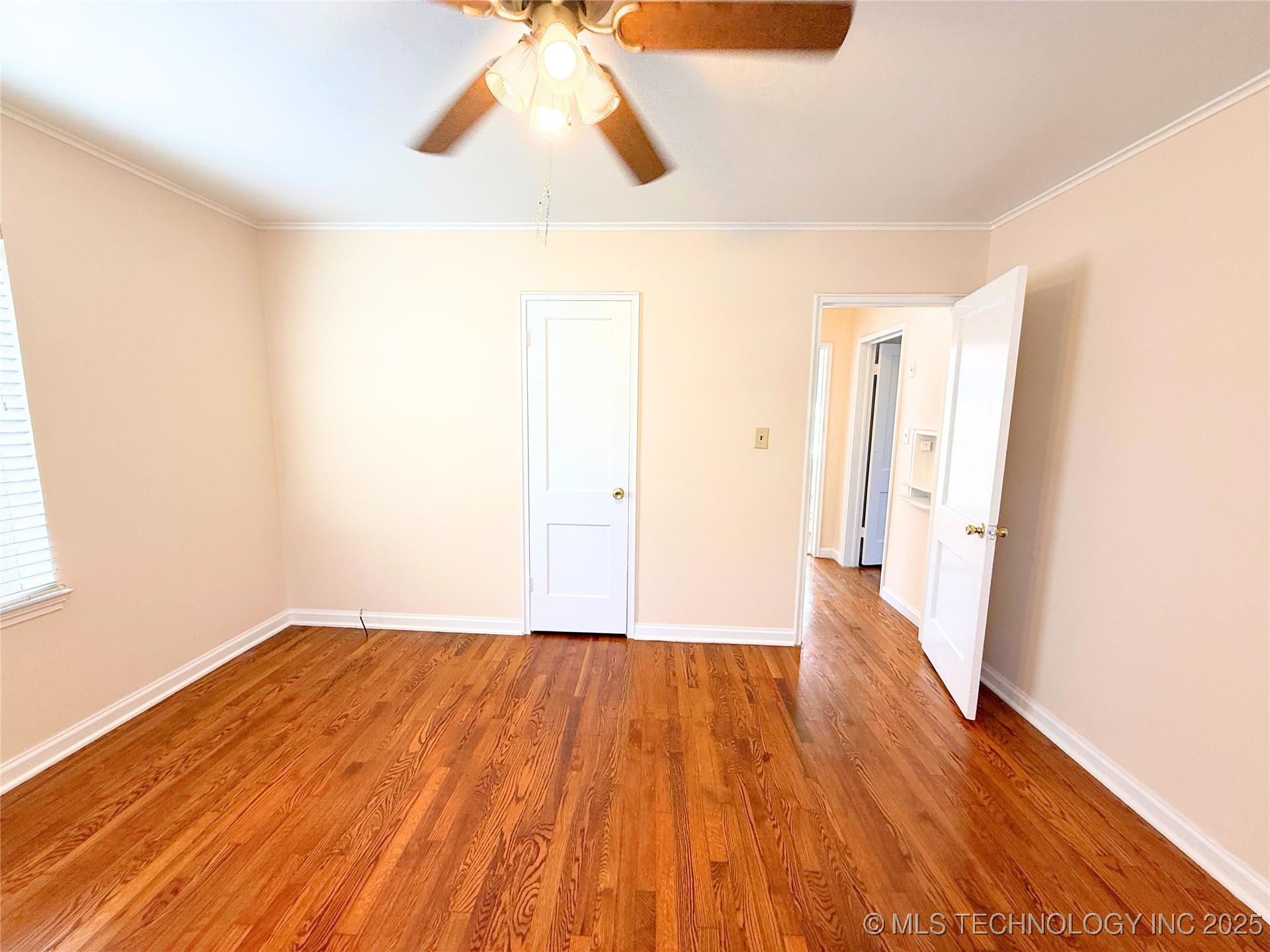 2604 E 2nd Street Property Photo 21