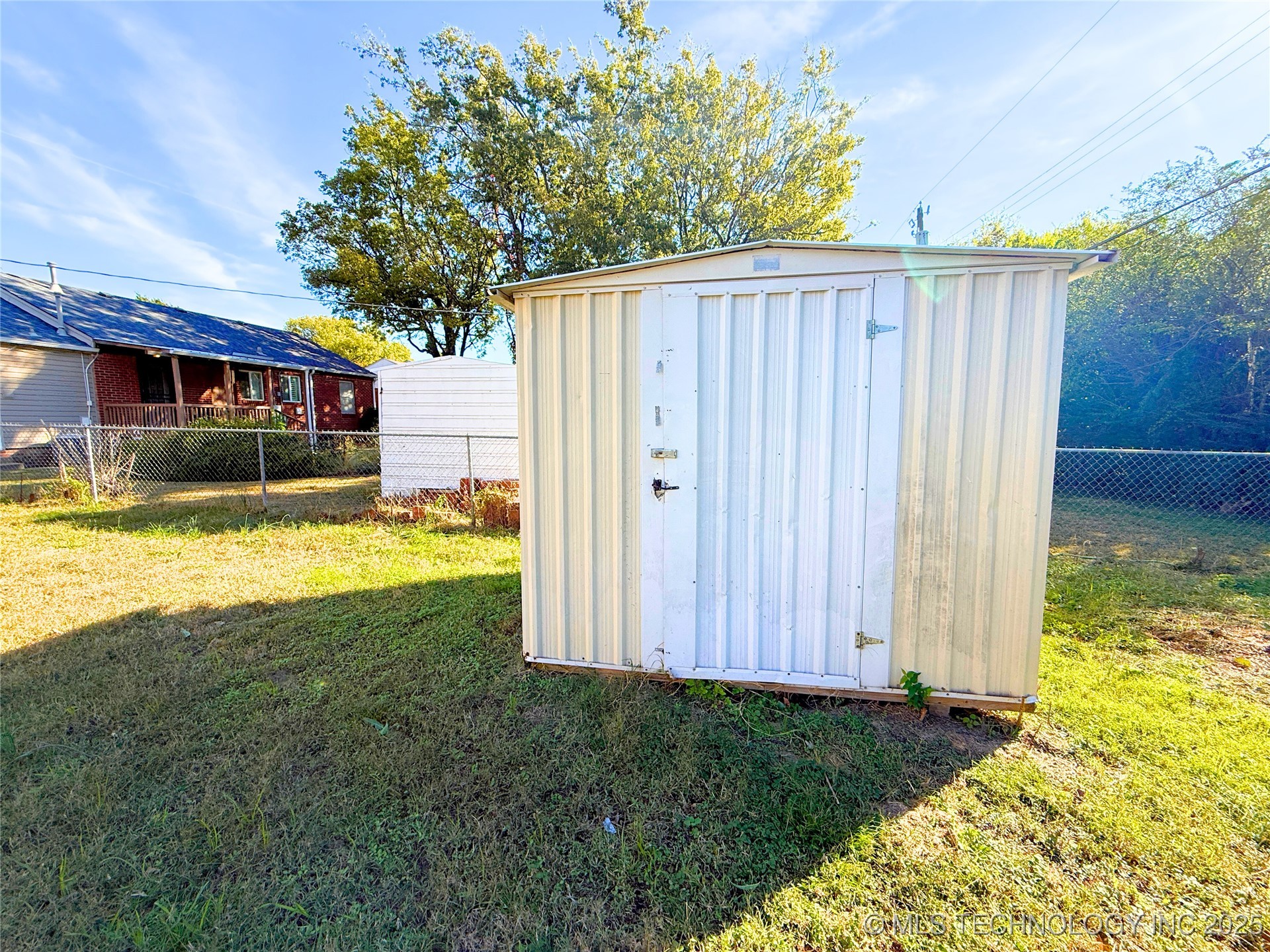 2604 E 2nd Street Property Photo 36