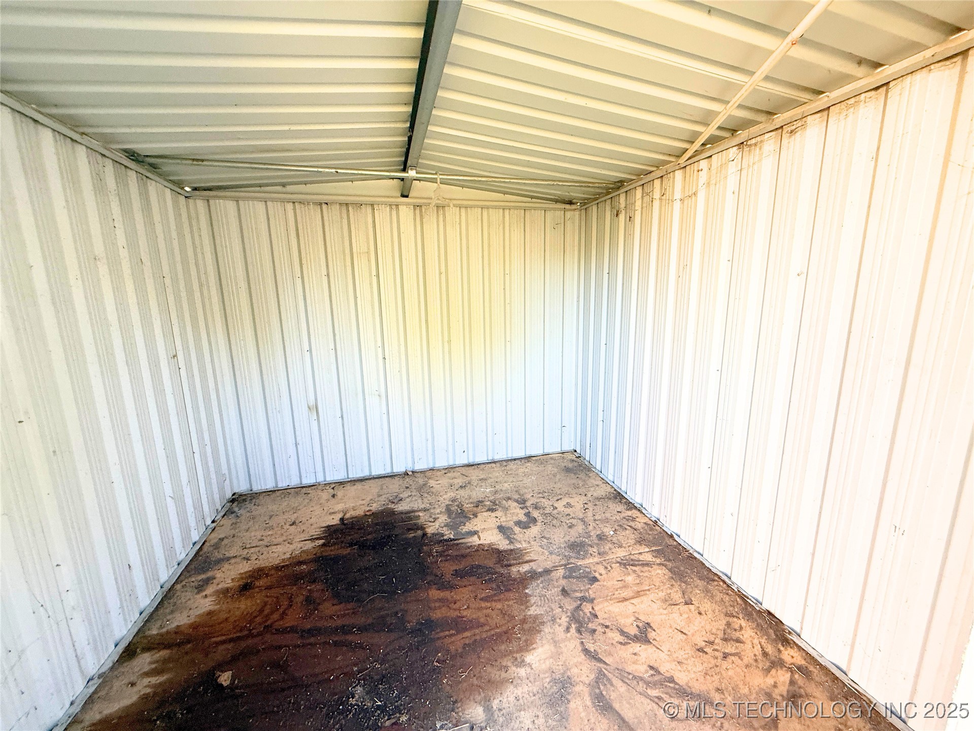 2604 E 2nd Street Property Photo 37