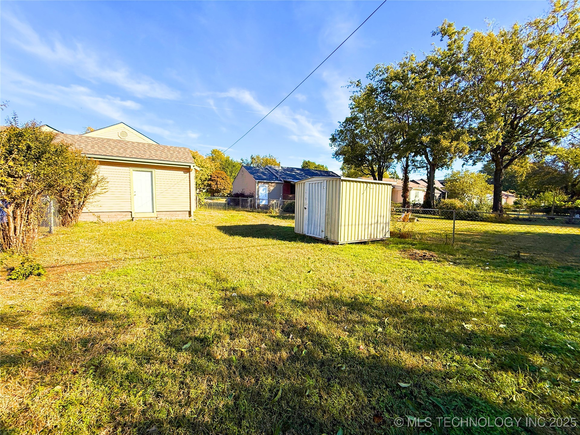 2604 E 2nd Street Property Photo 39