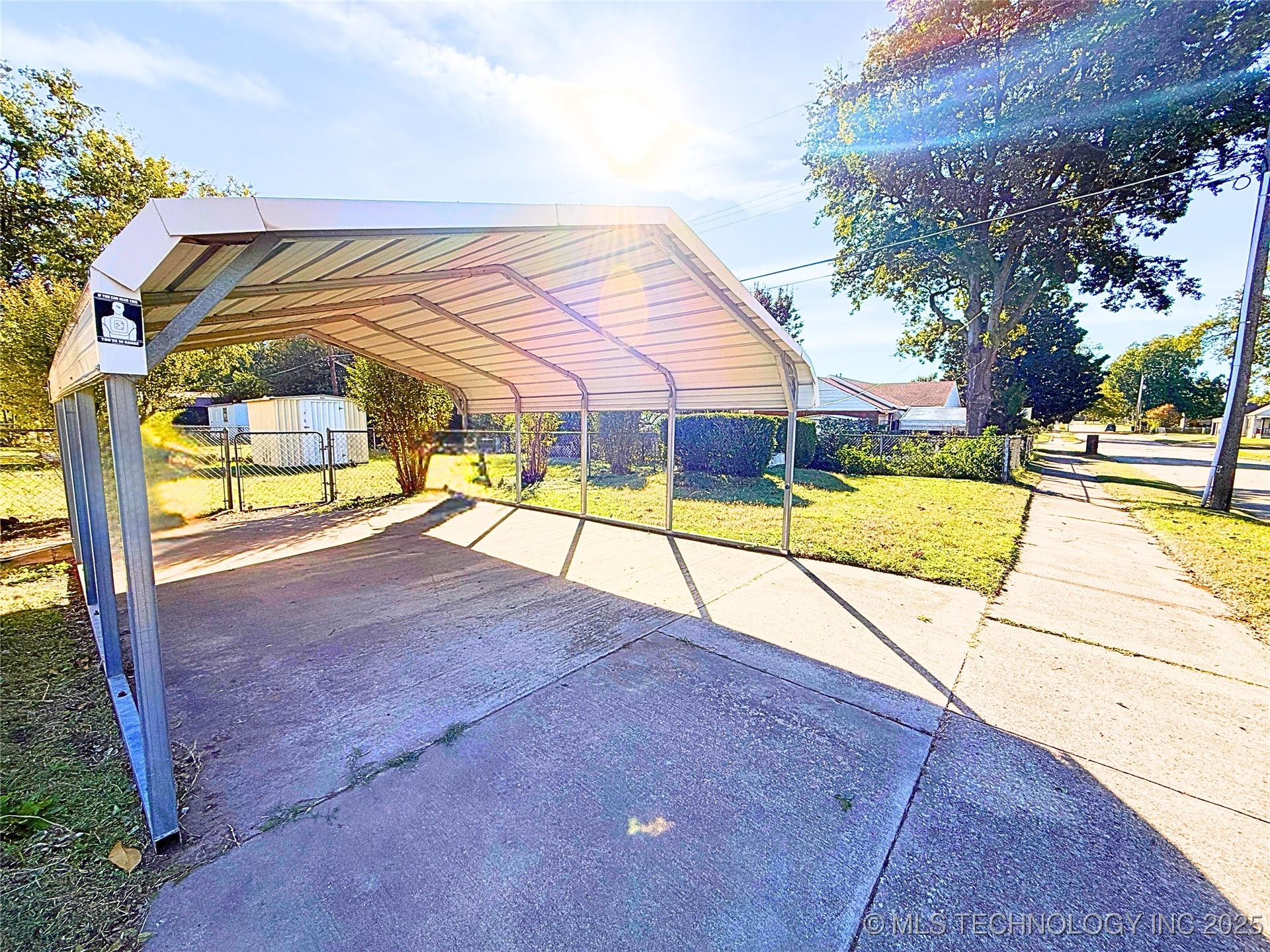 2604 E 2nd Street Property Photo 40