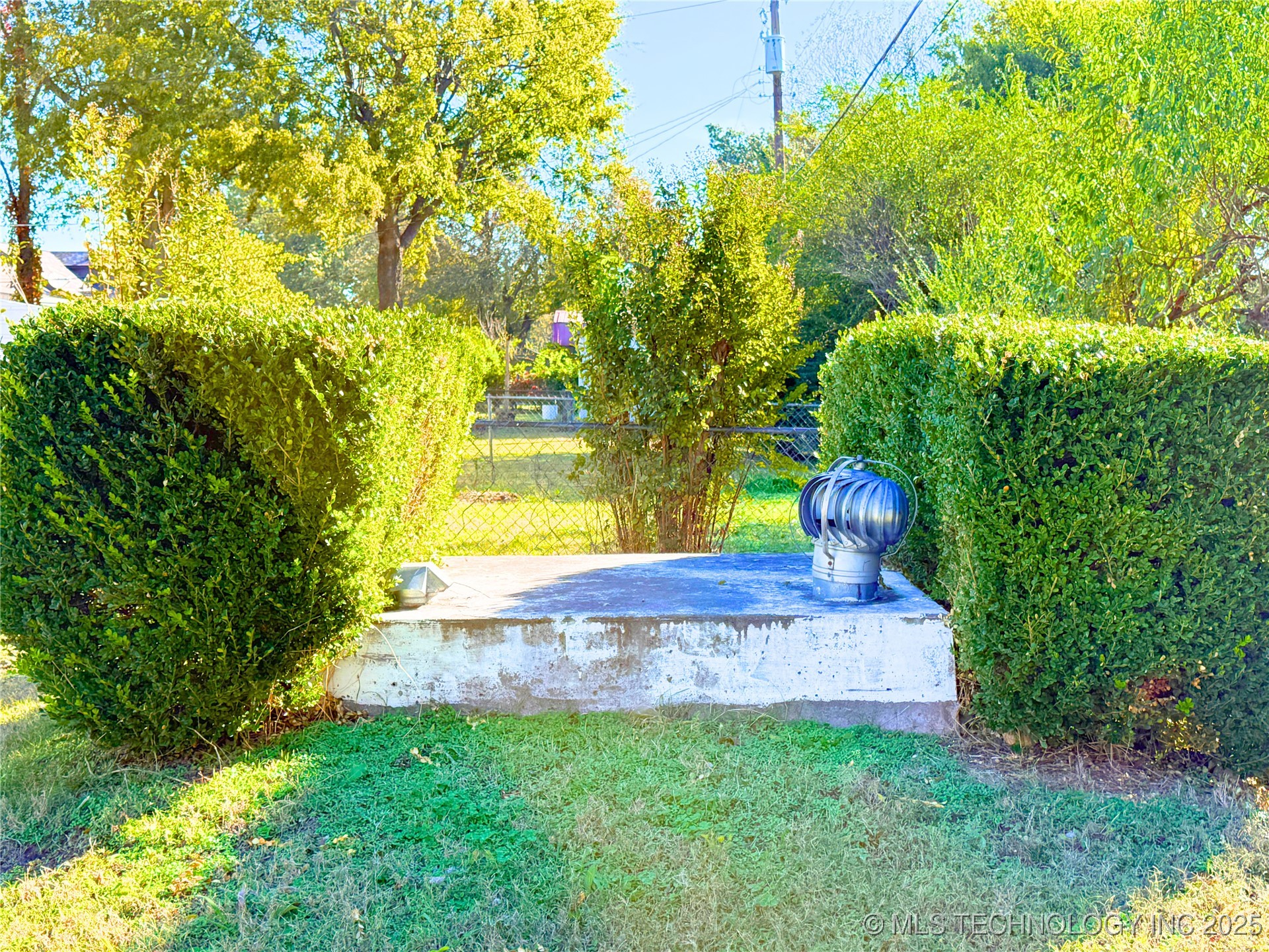 2604 E 2nd Street Property Photo 42