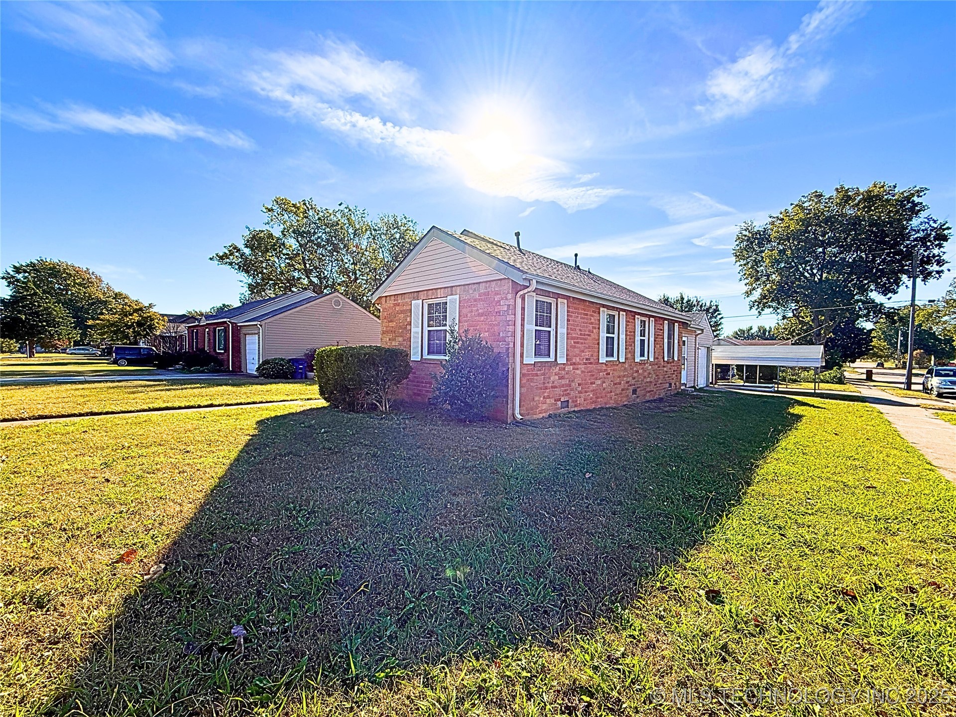 2604 E 2nd Street Property Photo 43