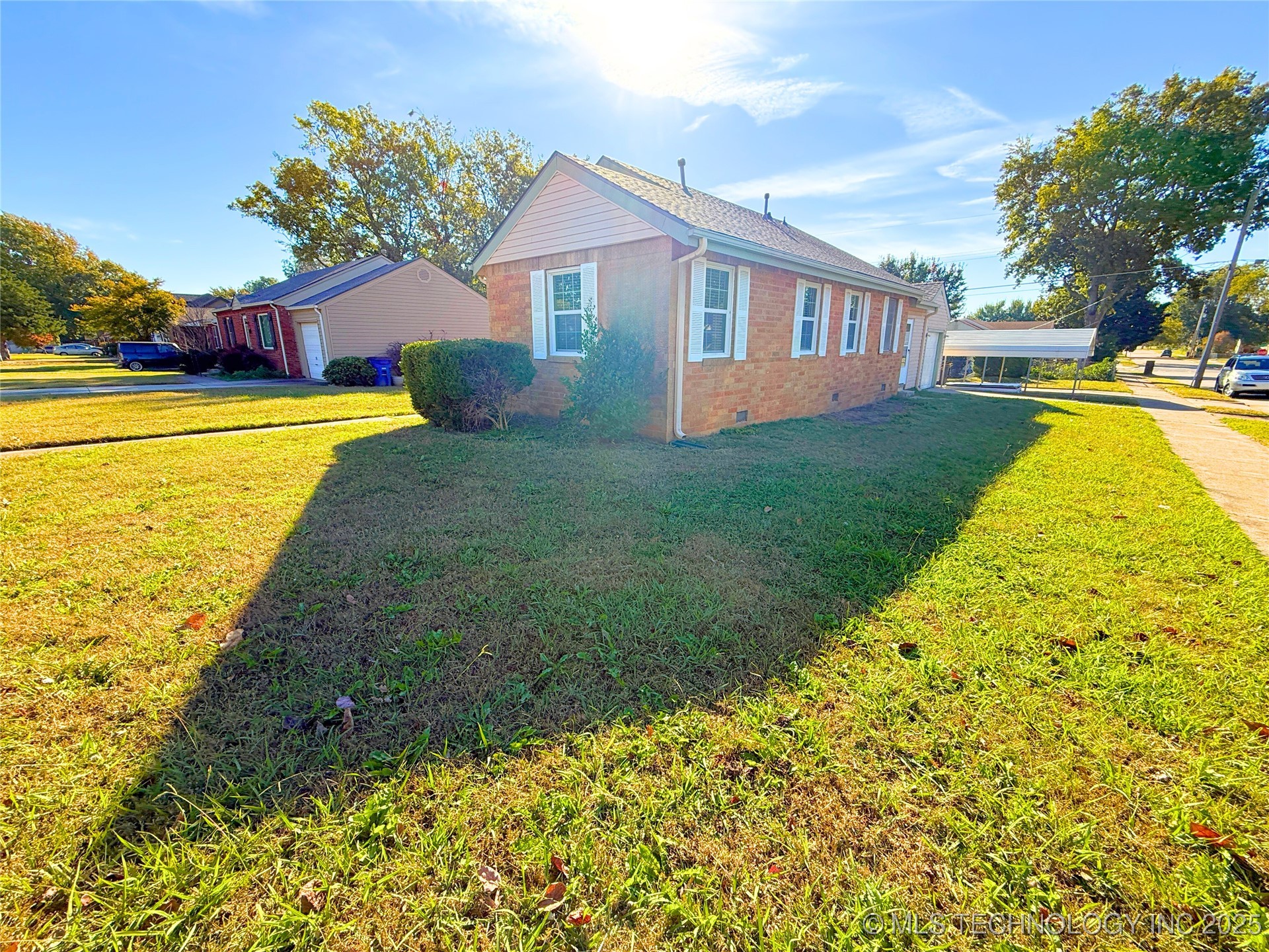 2604 E 2nd Street Property Photo 45