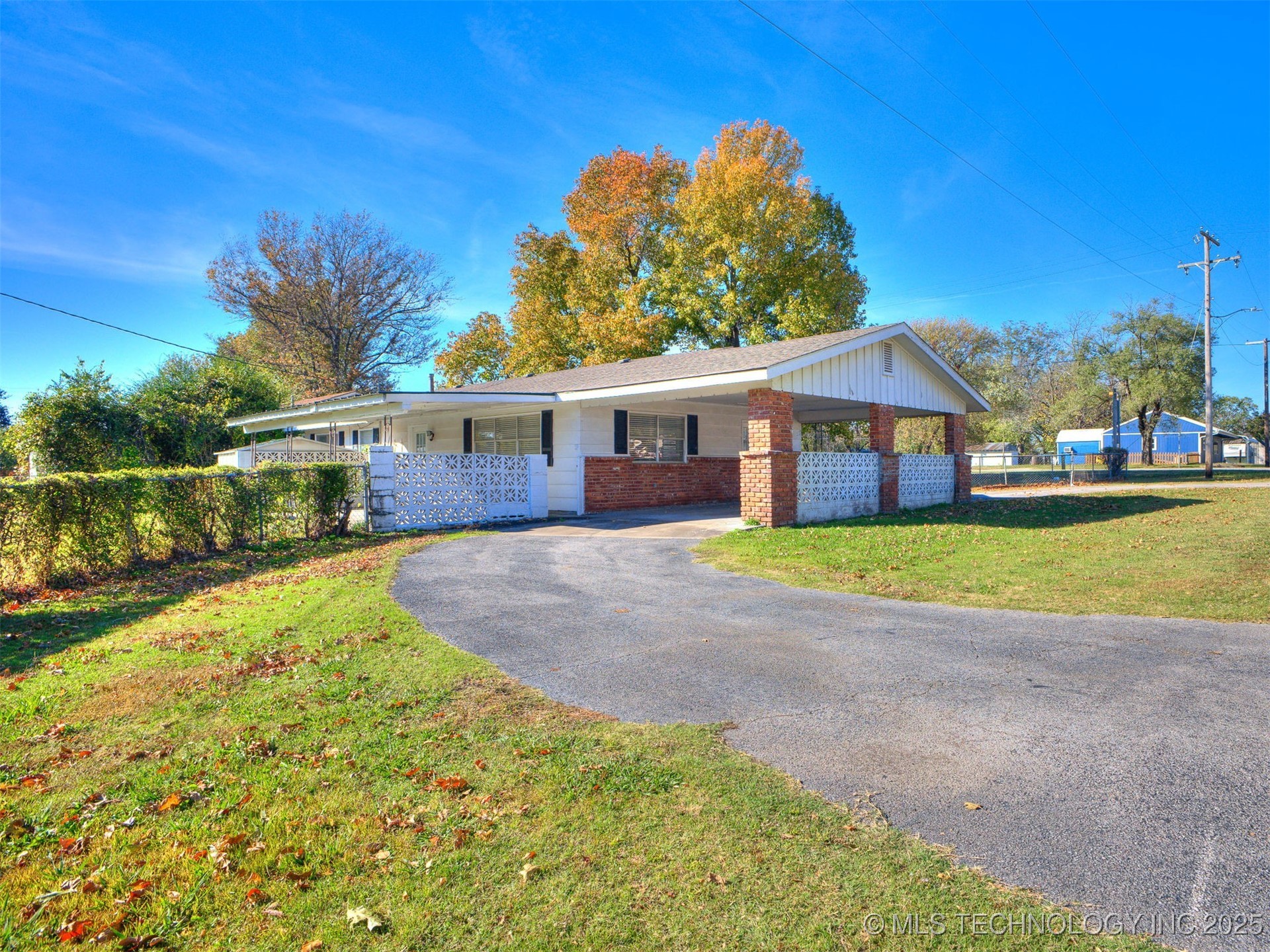 405 S Main Street Property Photo 4