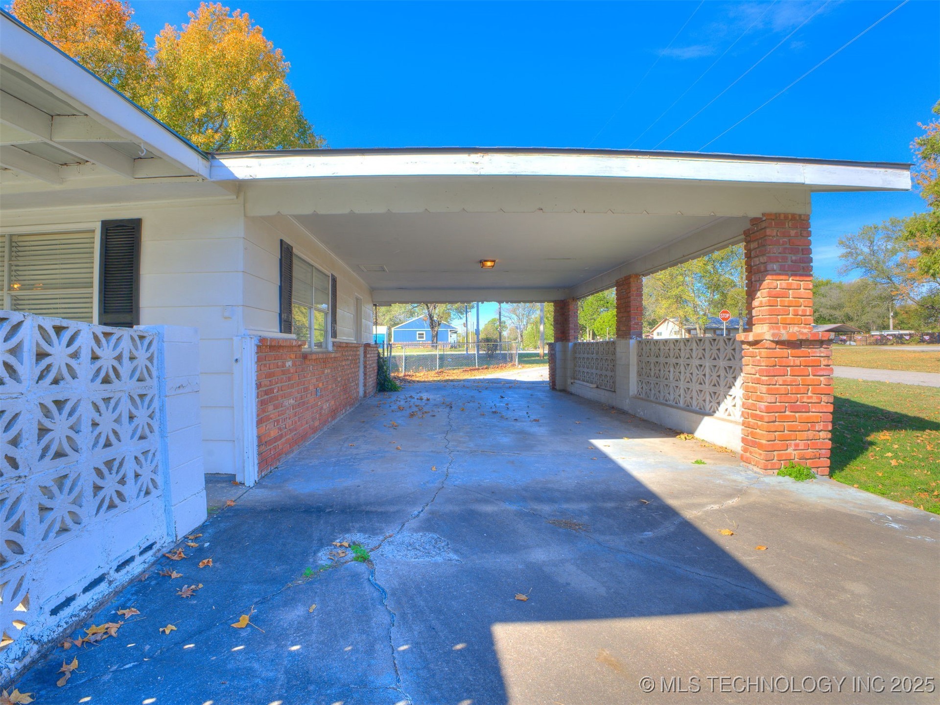 405 S Main Street Property Photo 5