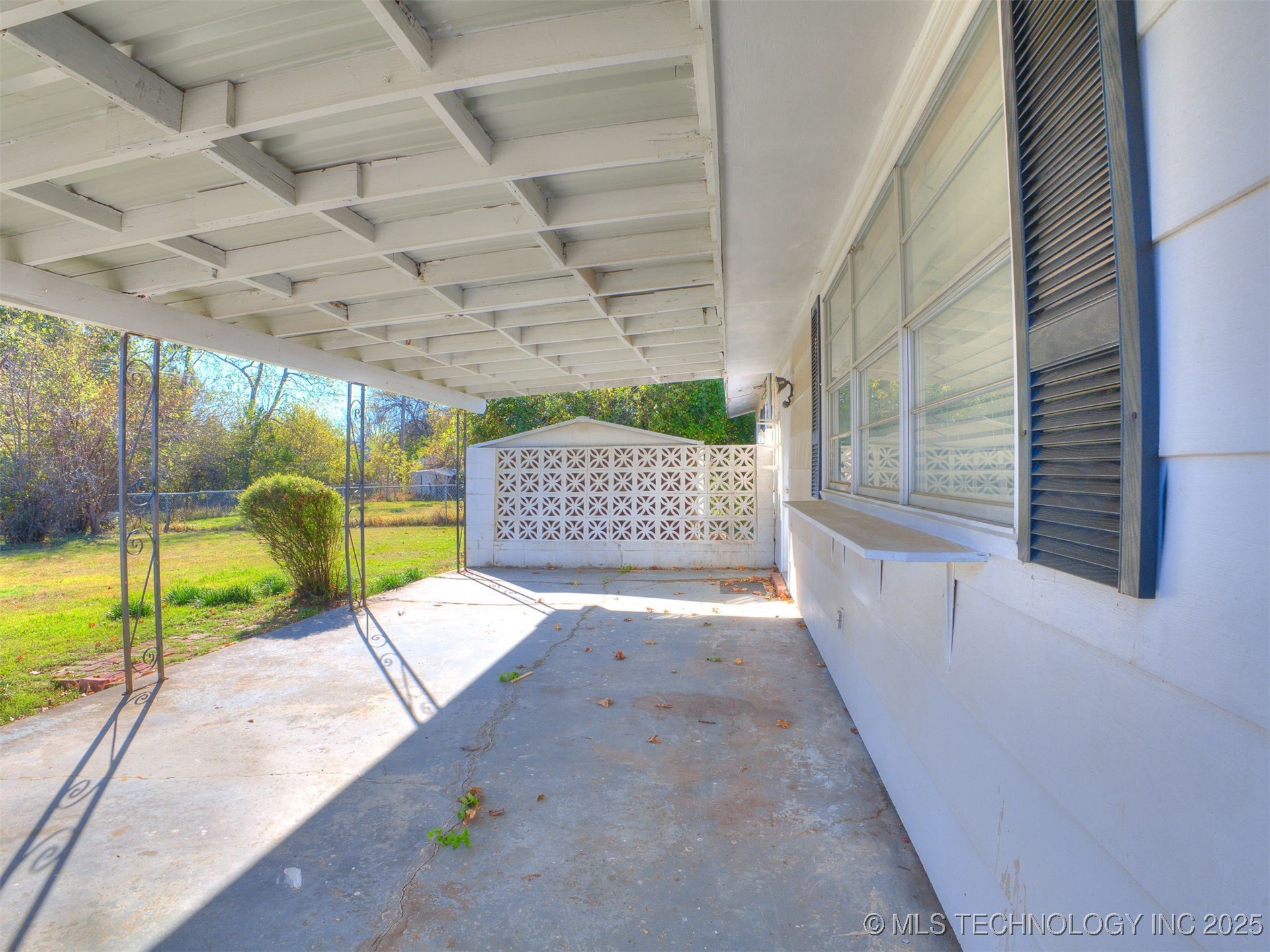 405 S Main Street Property Photo 6