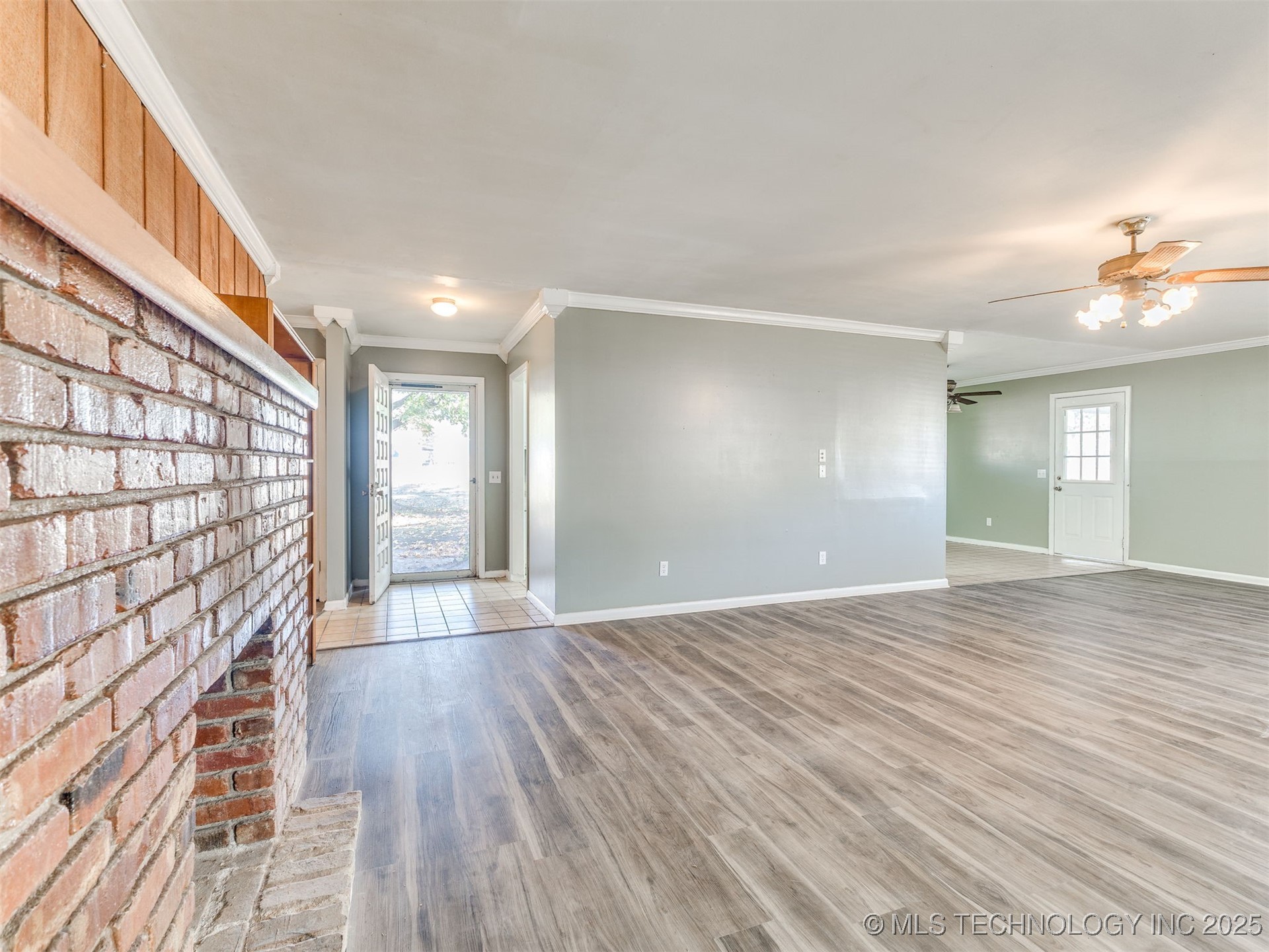 405 S Main Street Property Photo 8