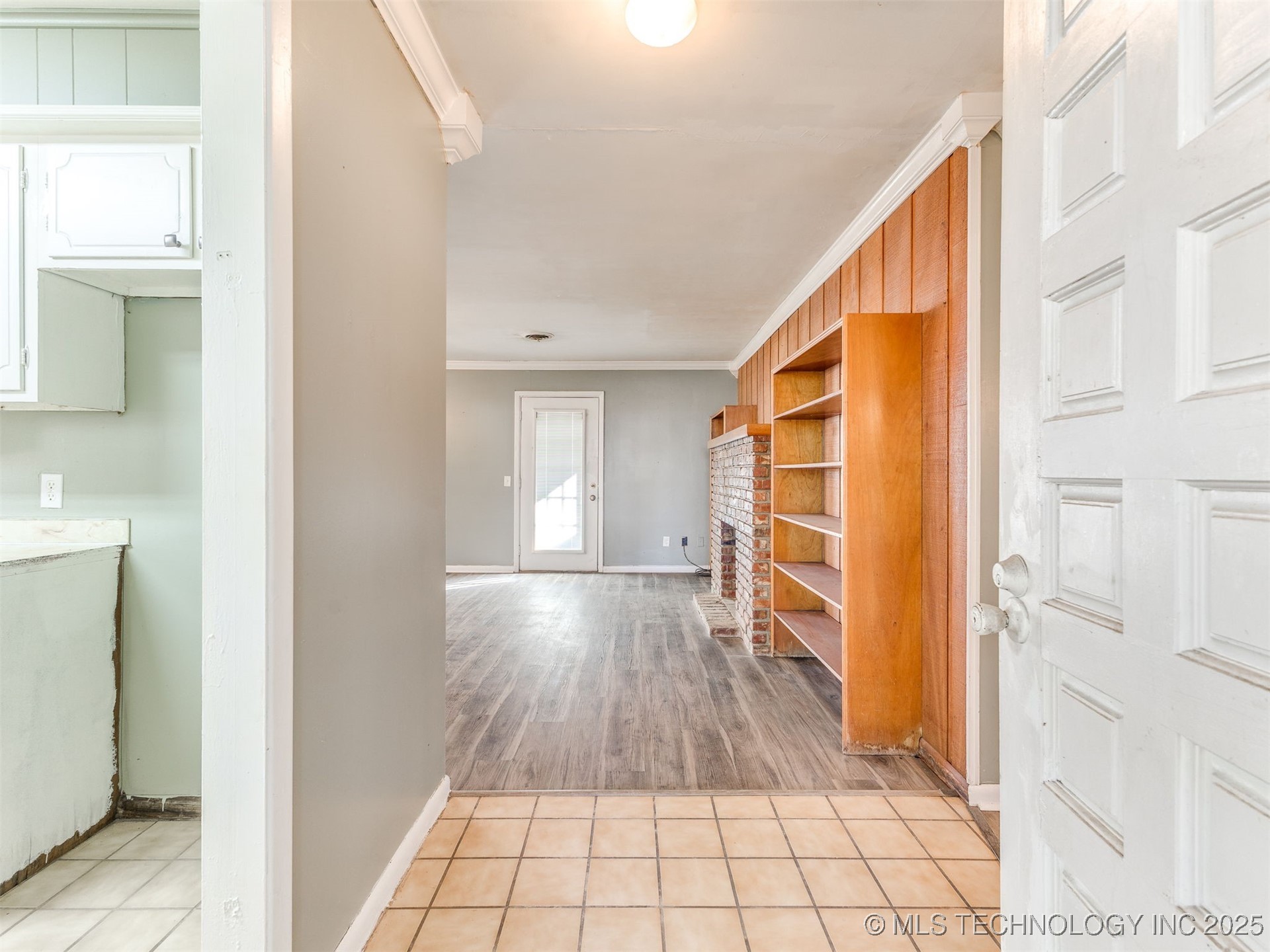 405 S Main Street Property Photo 13