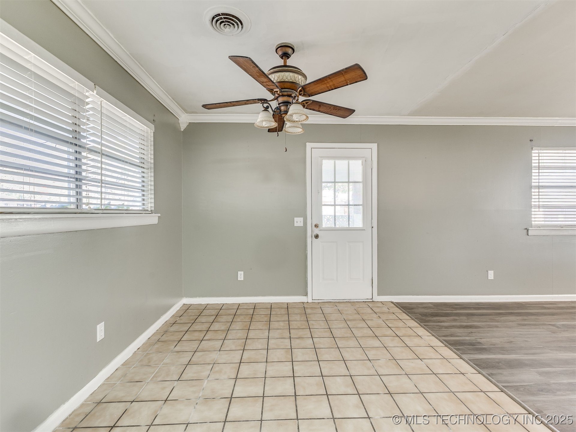 405 S Main Street Property Photo 18