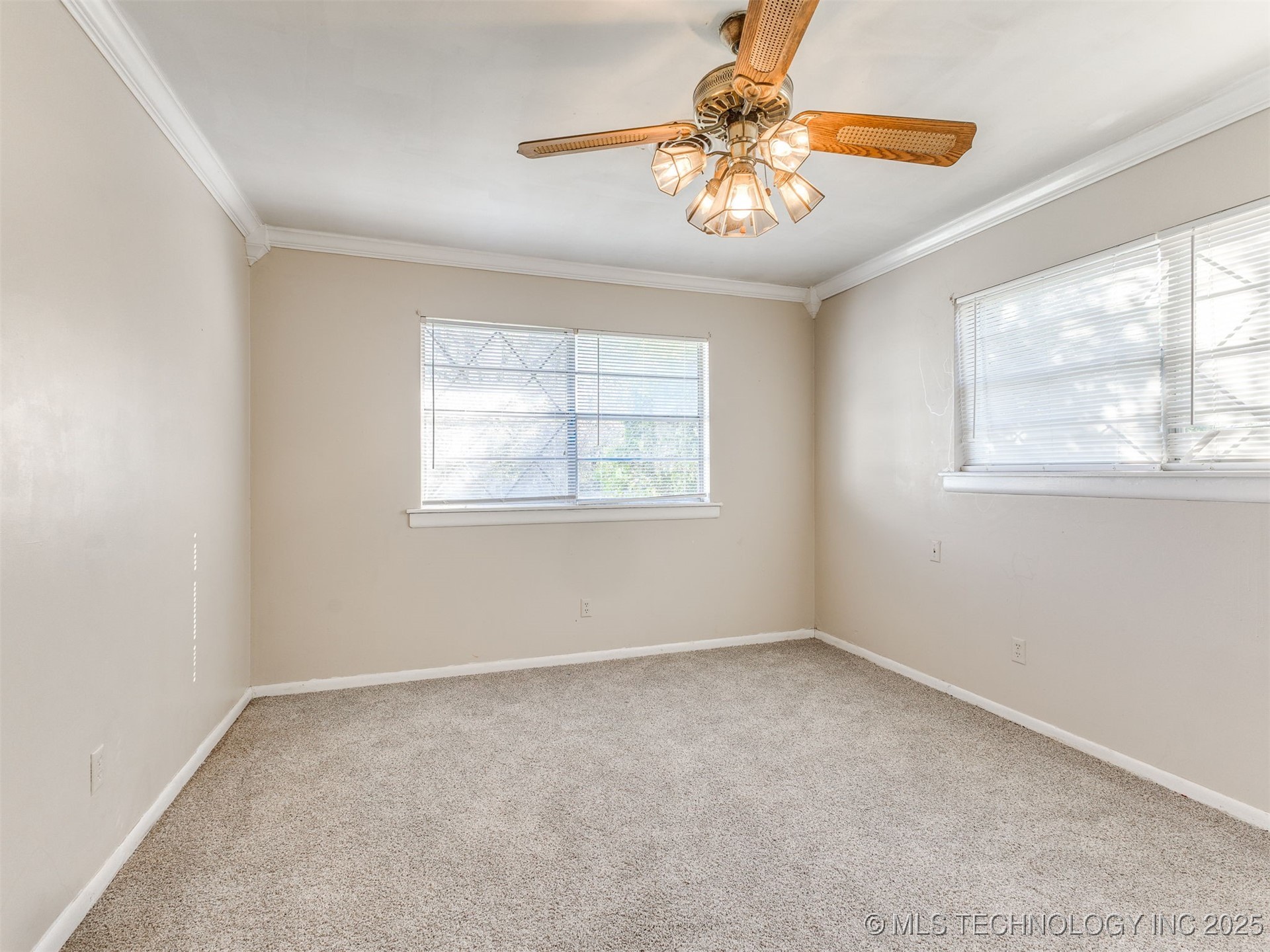 405 S Main Street Property Photo 19