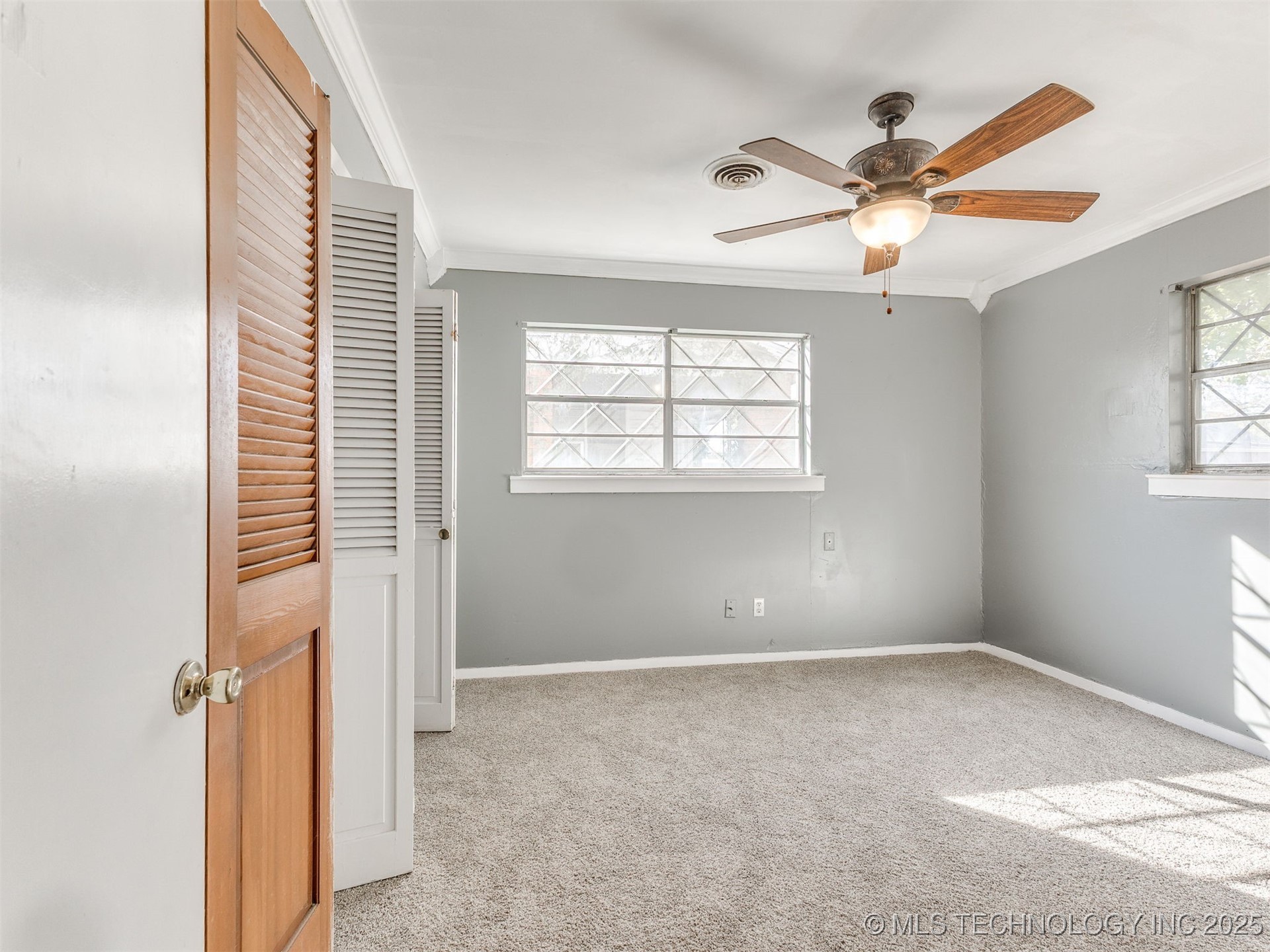 405 S Main Street Property Photo 21