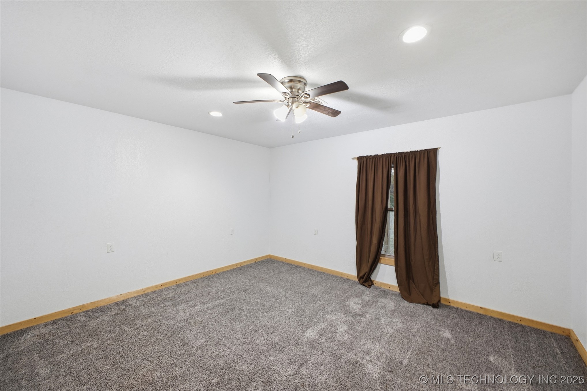 30600 County Road 1491 Property Photo 46