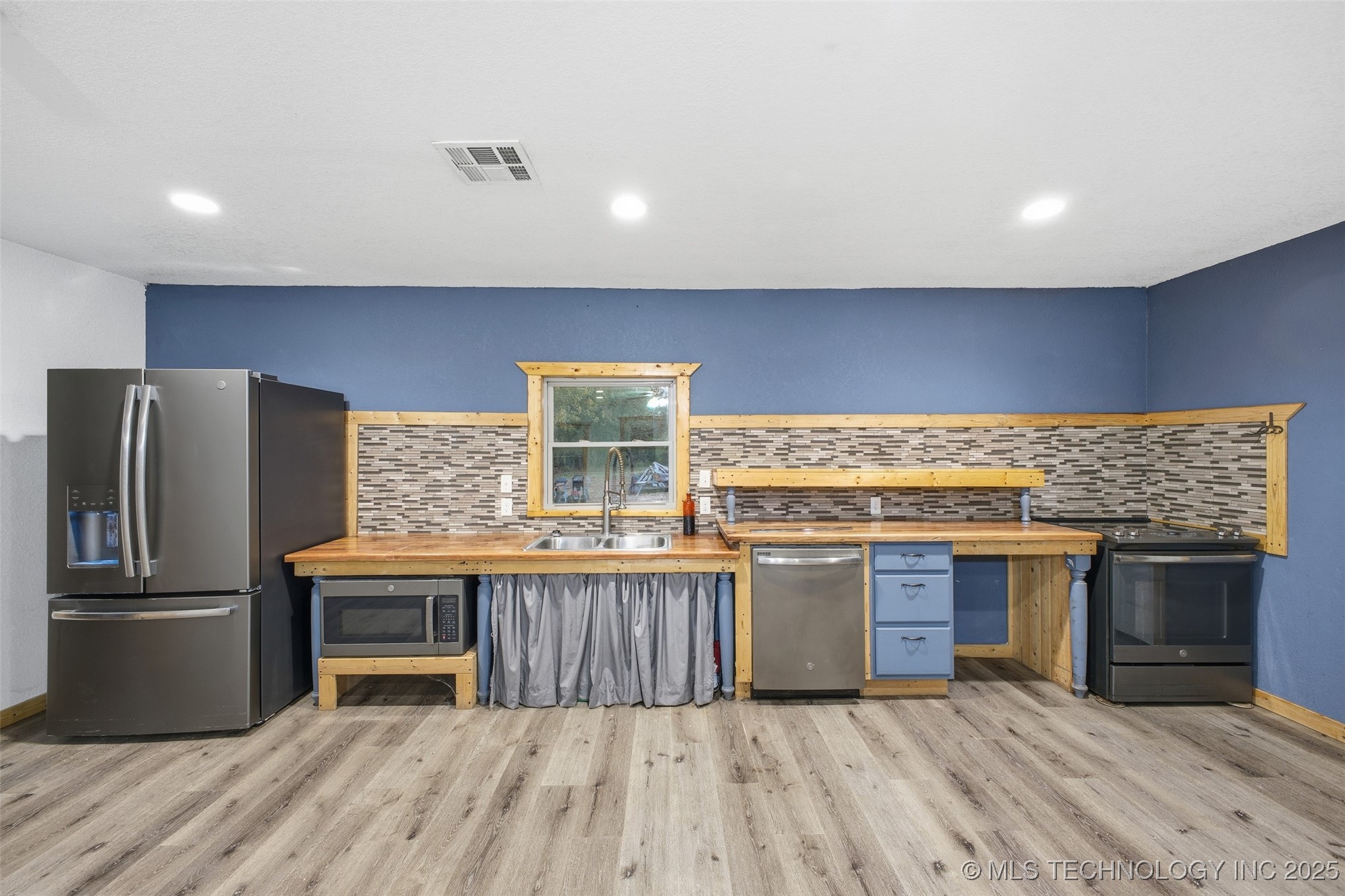 30600 County Road 1491 Property Photo 52