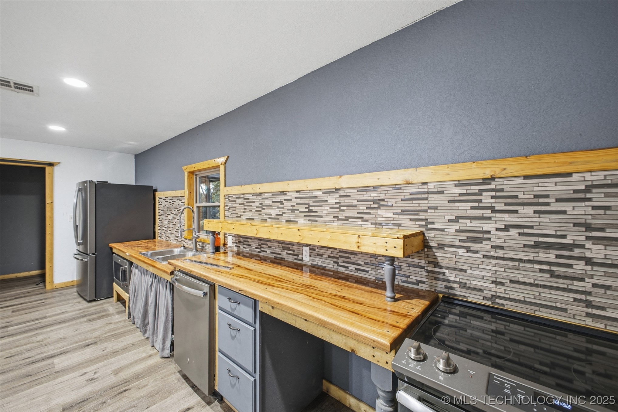 30600 County Road 1491 Property Photo 54