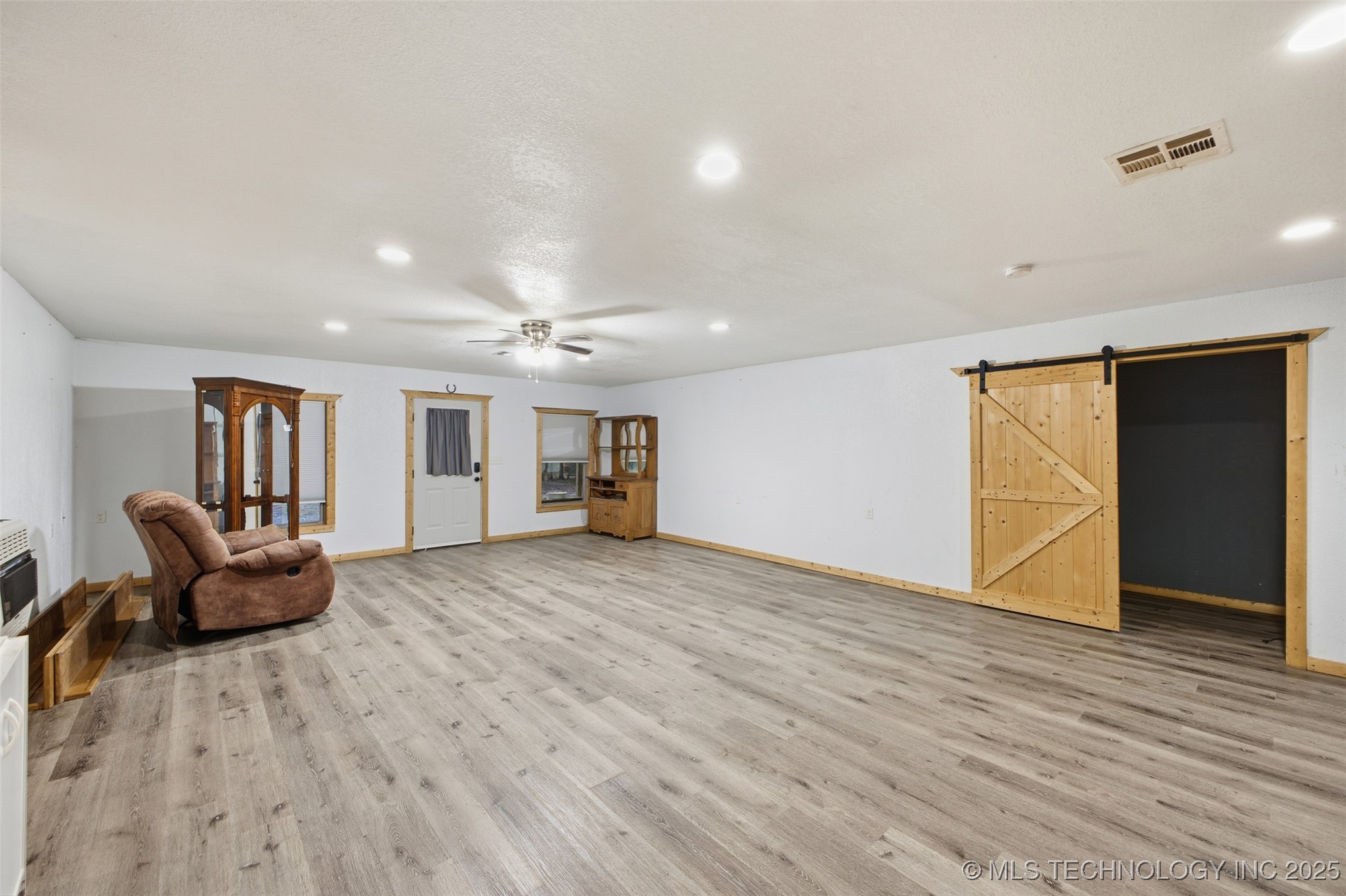 30600 County Road 1491 Property Photo 56