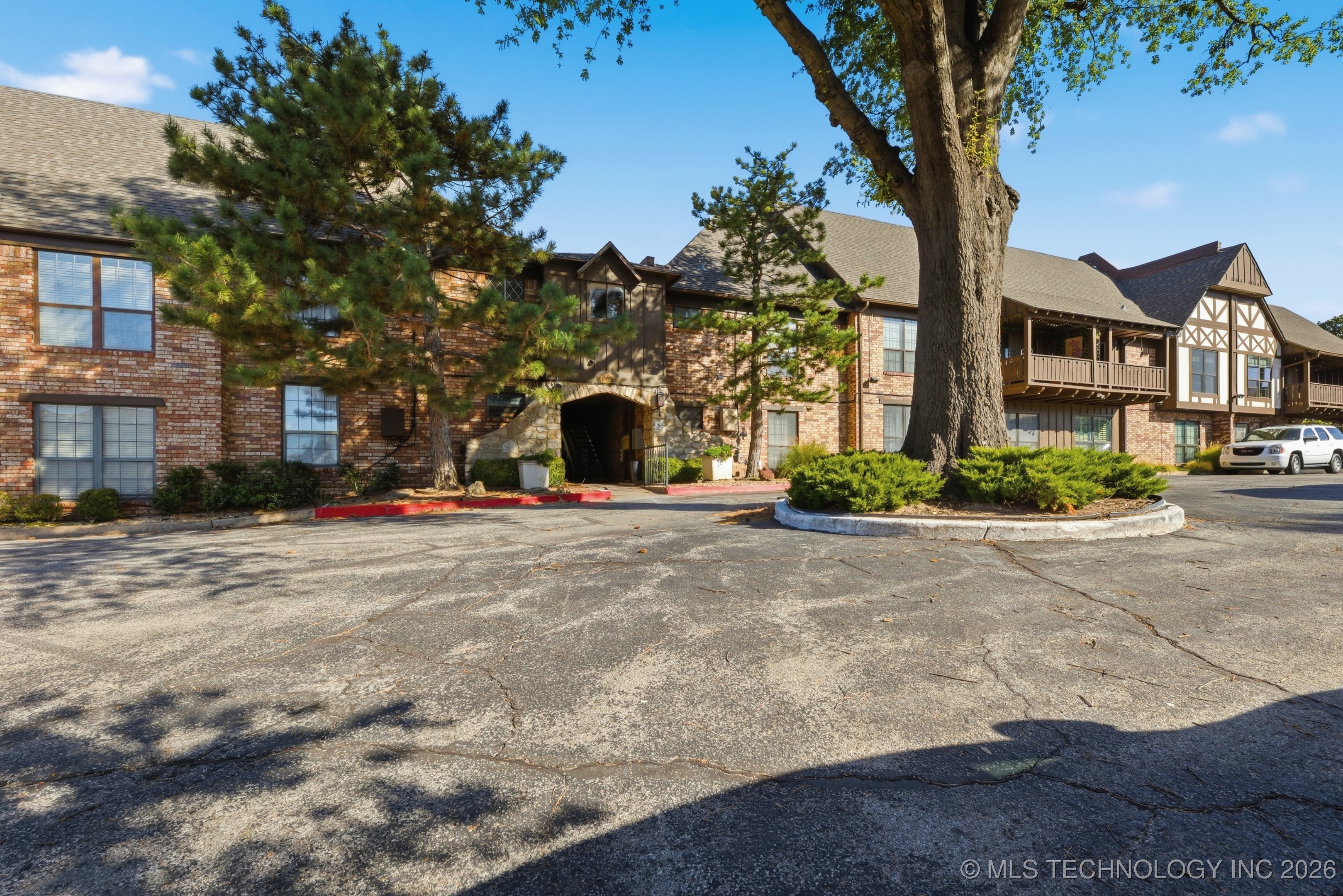 7 Woodward Boulevard E 218 Property Photo 1