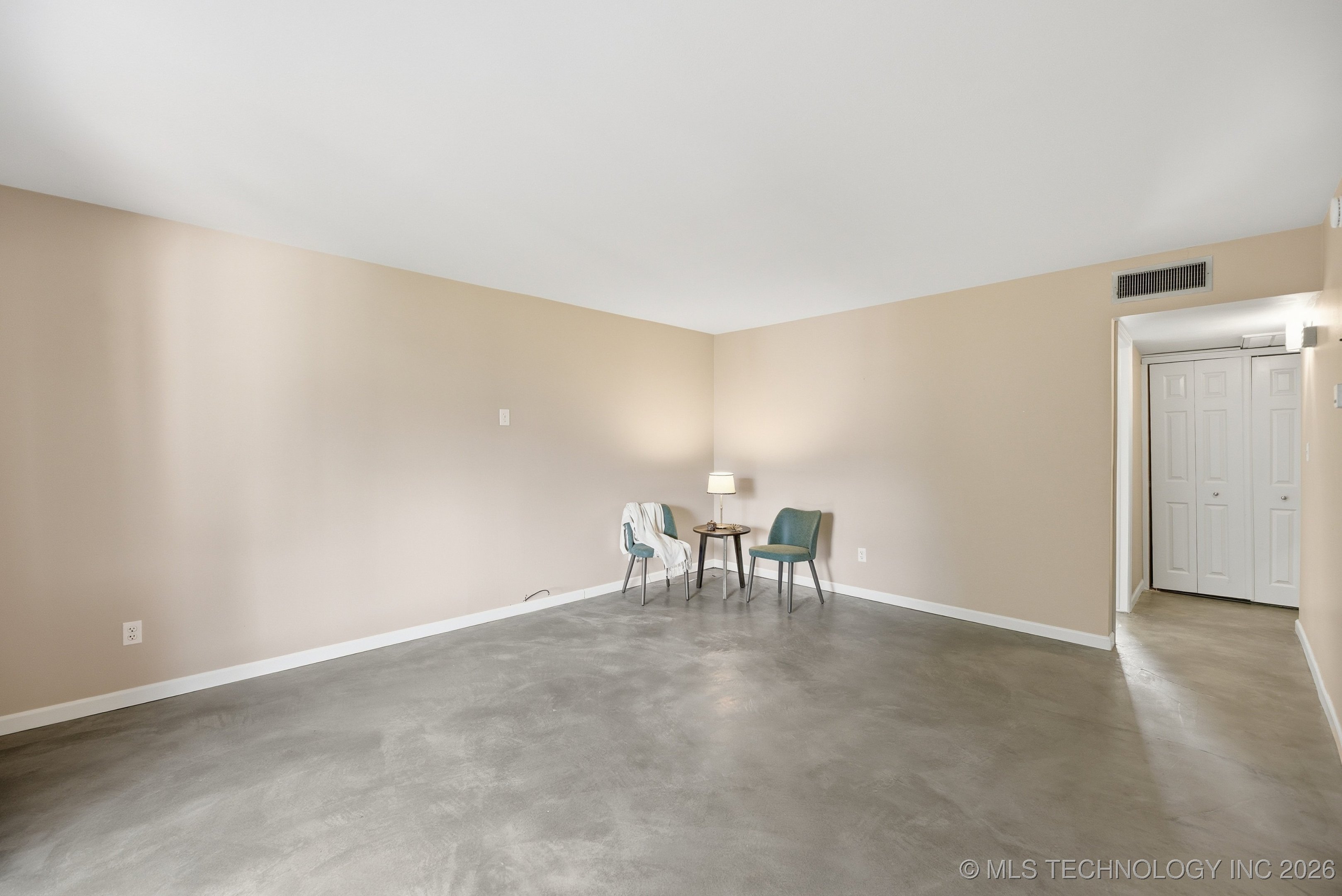 7 Woodward Boulevard E 218 Property Photo 4