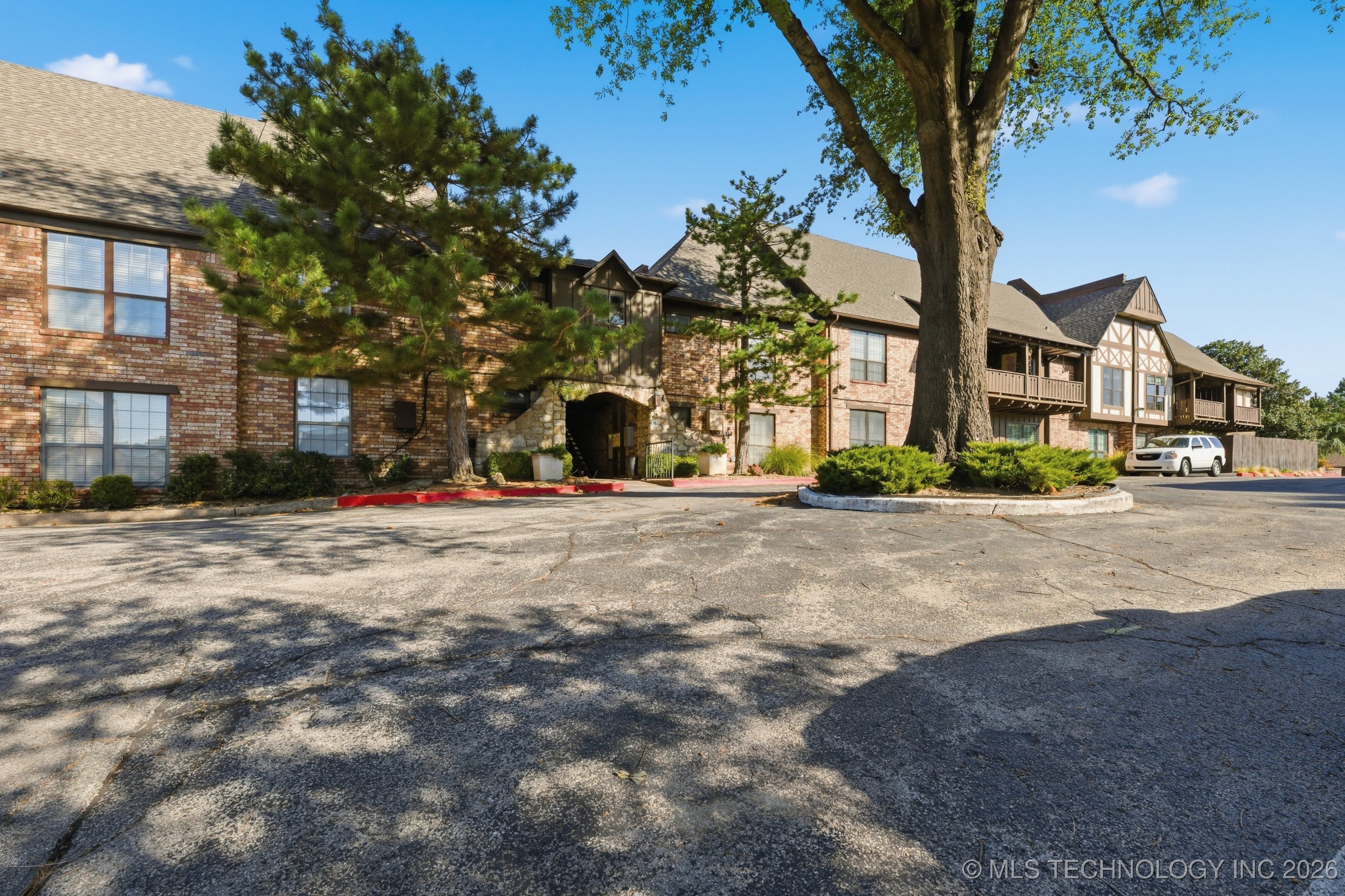 7 Woodward Boulevard E 218 Property Photo 17