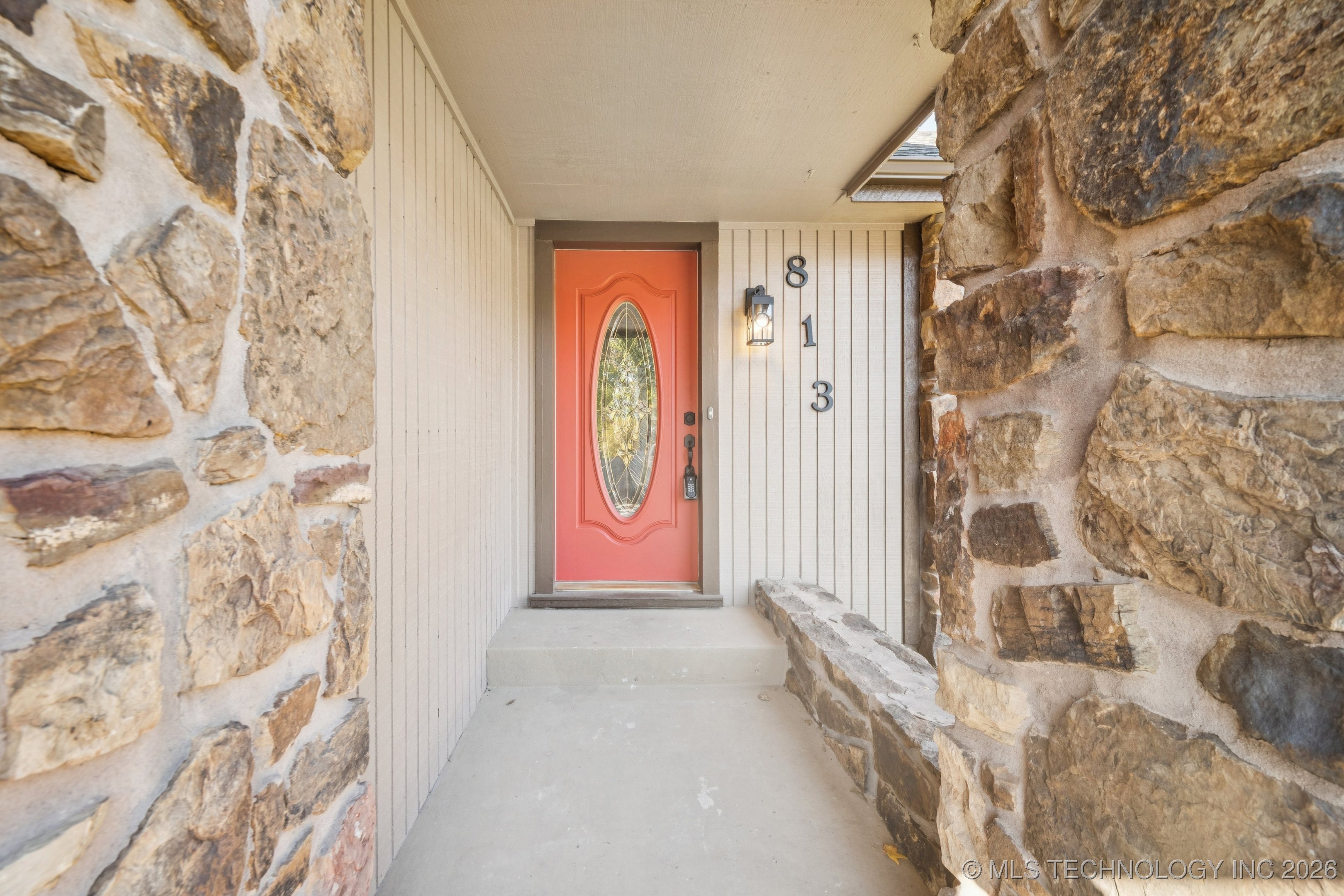 813 E Teresa Avenue Property Photo 3