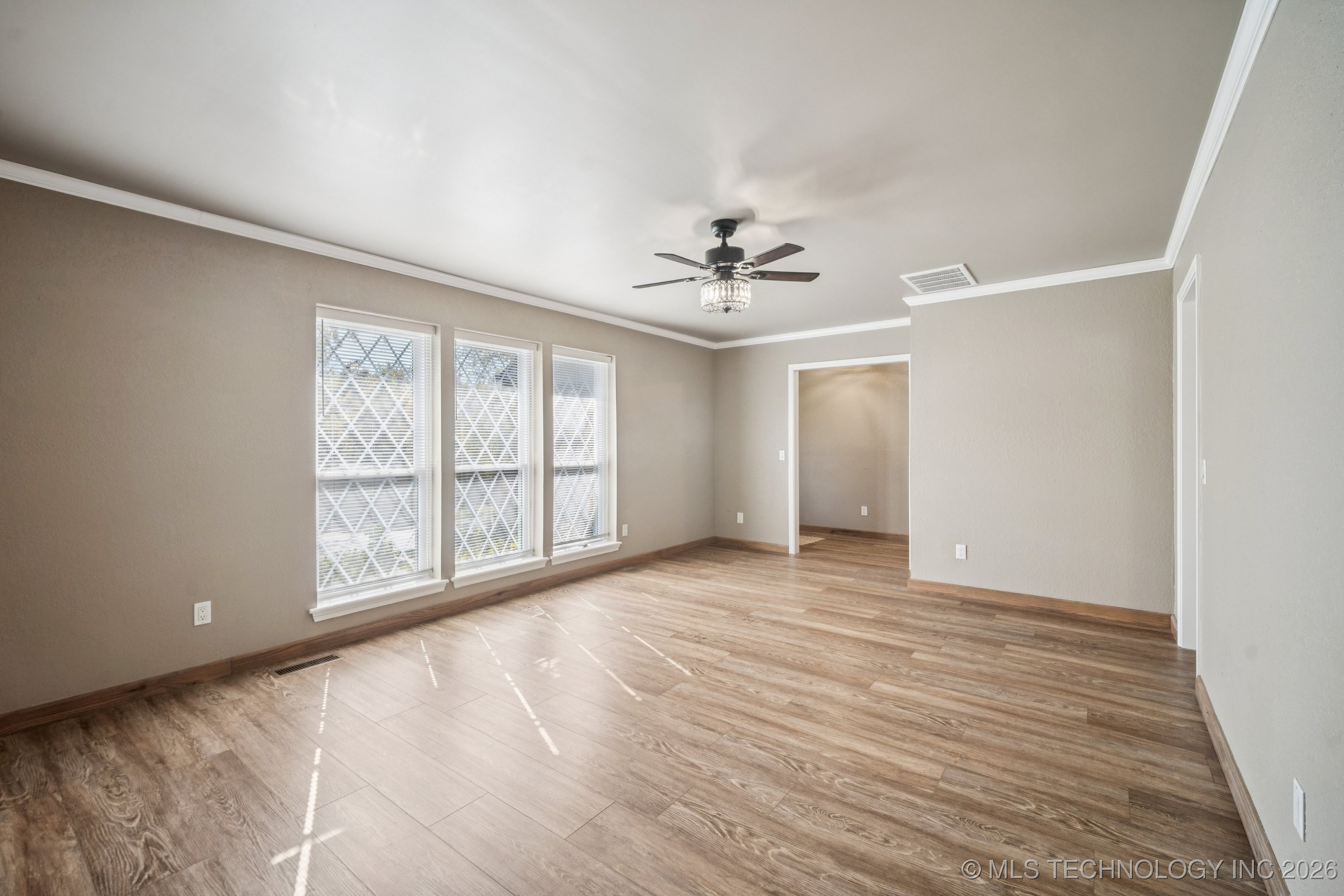 813 E Teresa Avenue Property Photo 6