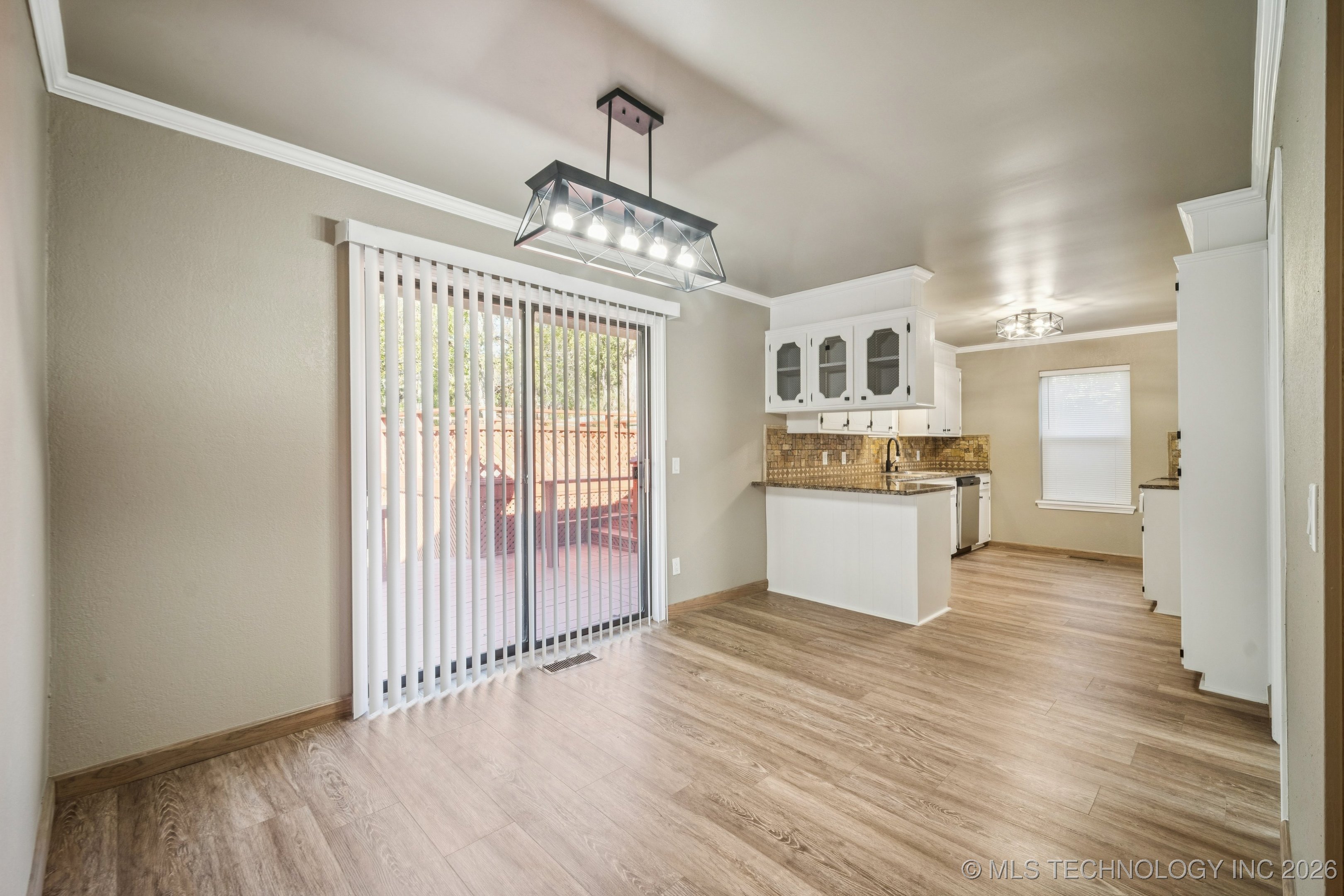 813 E Teresa Avenue Property Photo 7