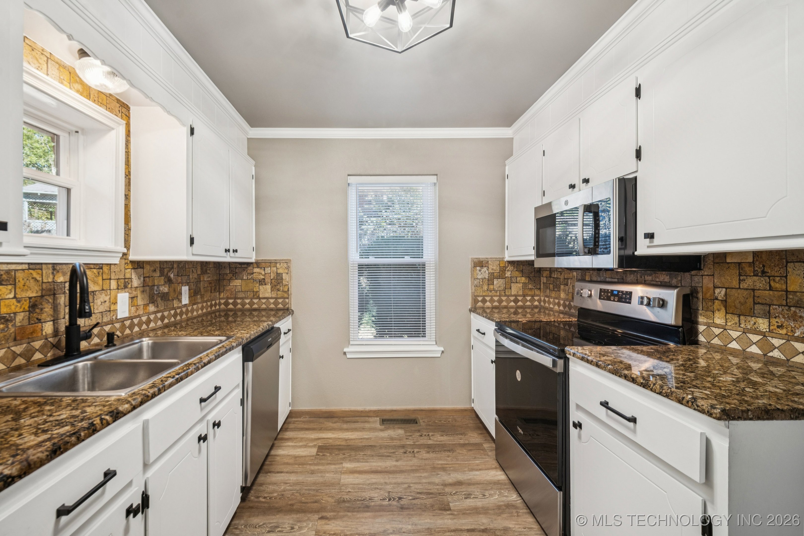 813 E Teresa Avenue Property Photo 10