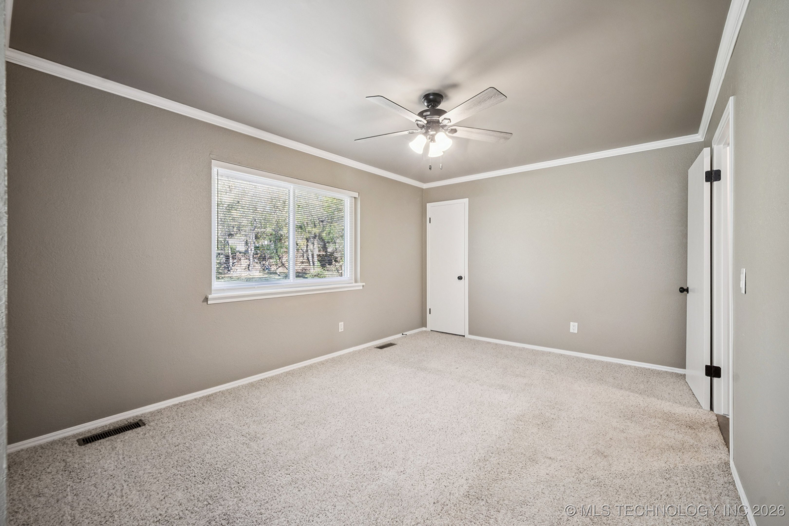 813 E Teresa Avenue Property Photo 14