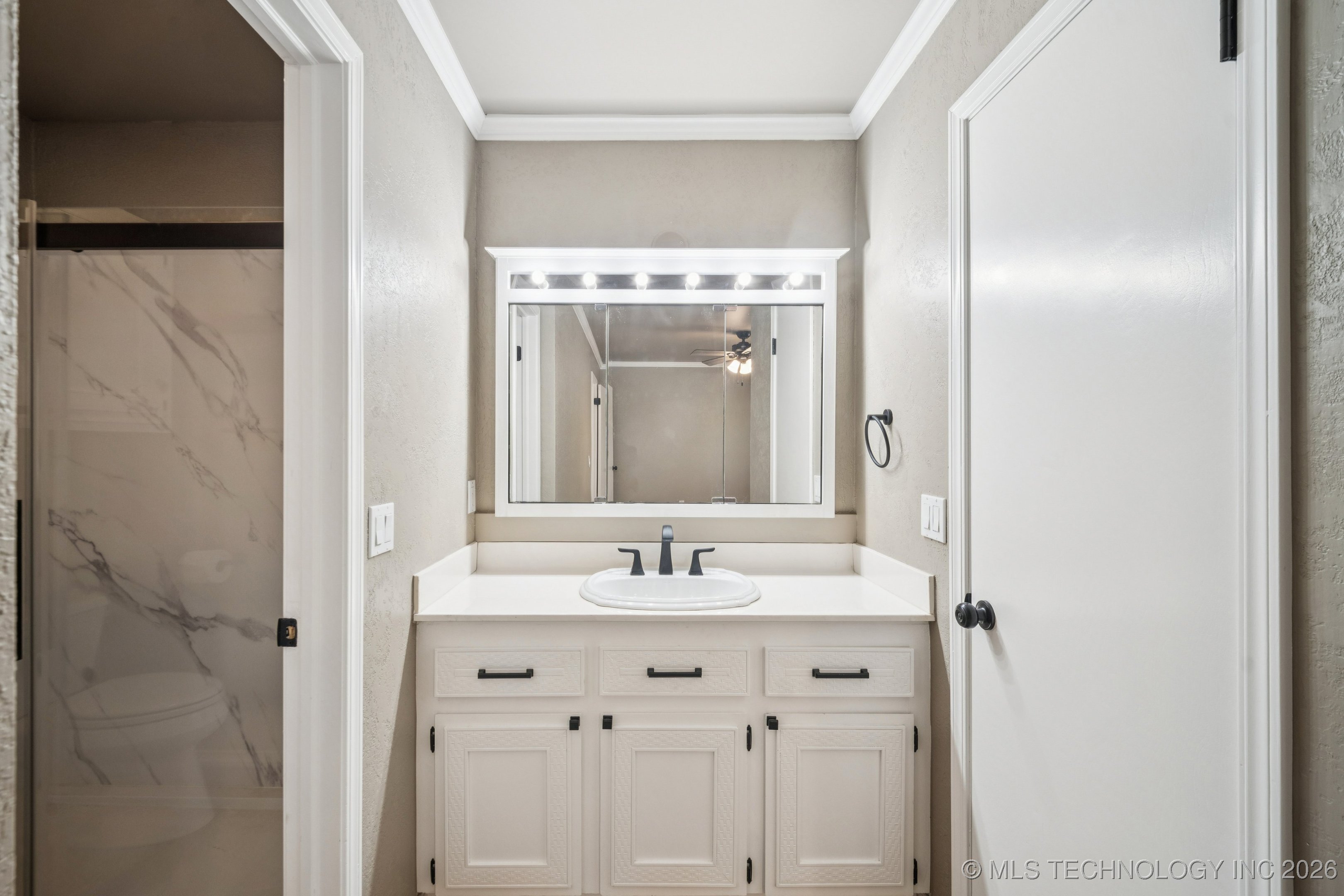 813 E Teresa Avenue Property Photo 15