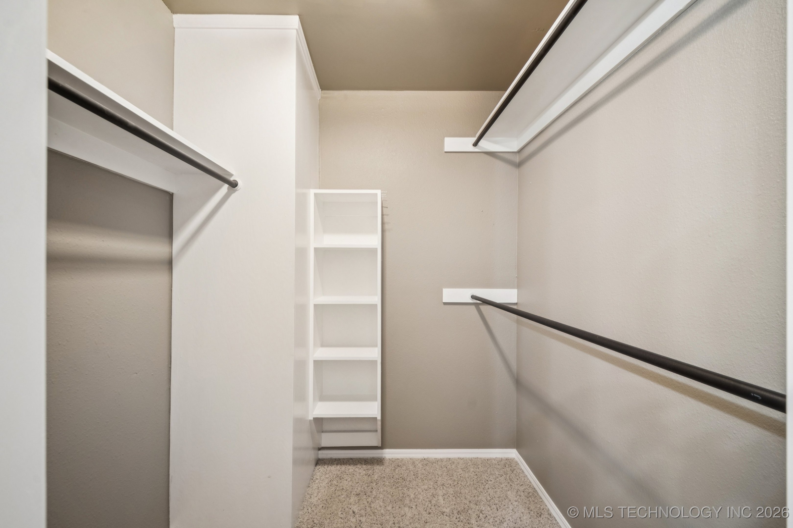 813 E Teresa Avenue Property Photo 16