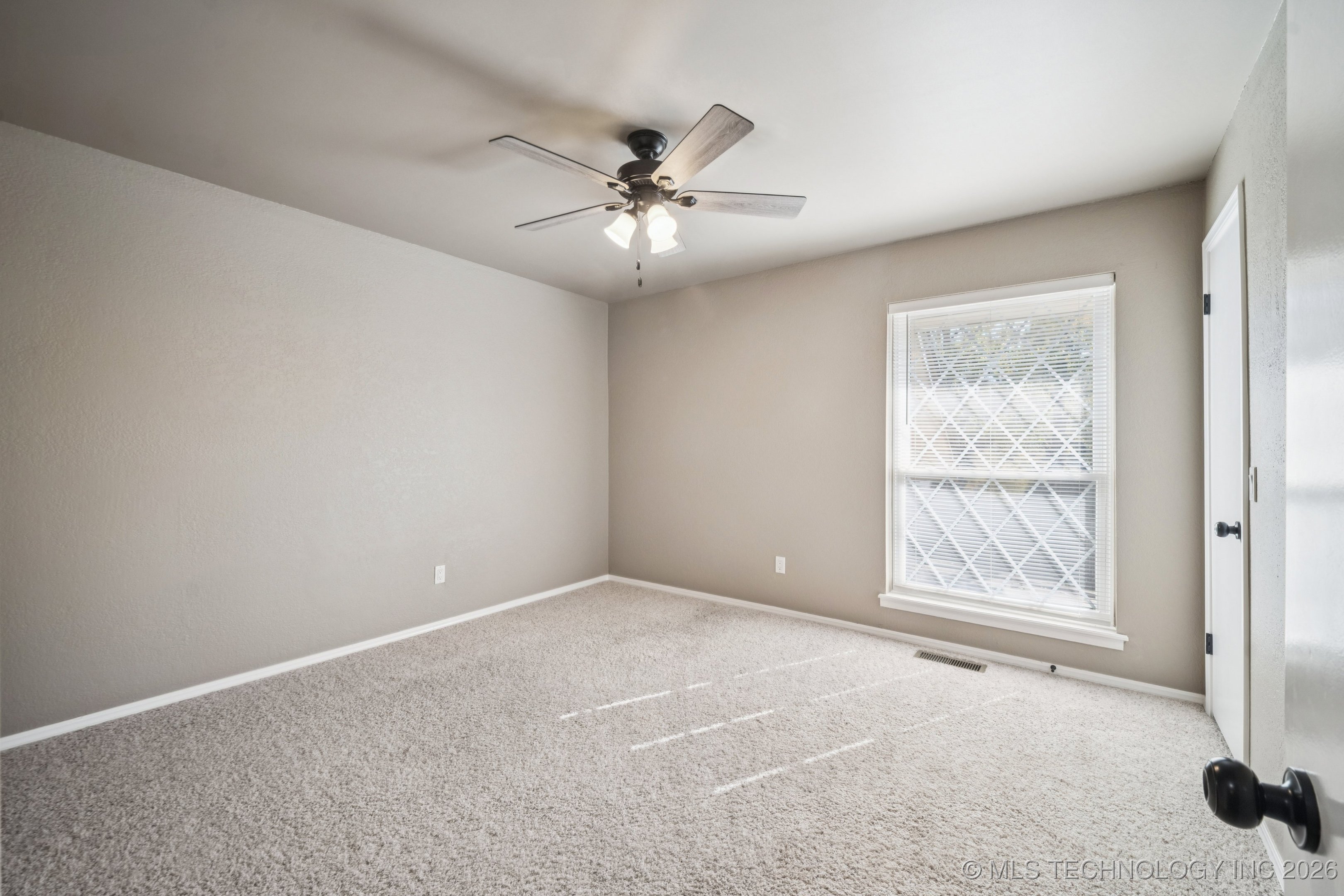 813 E Teresa Avenue Property Photo 17