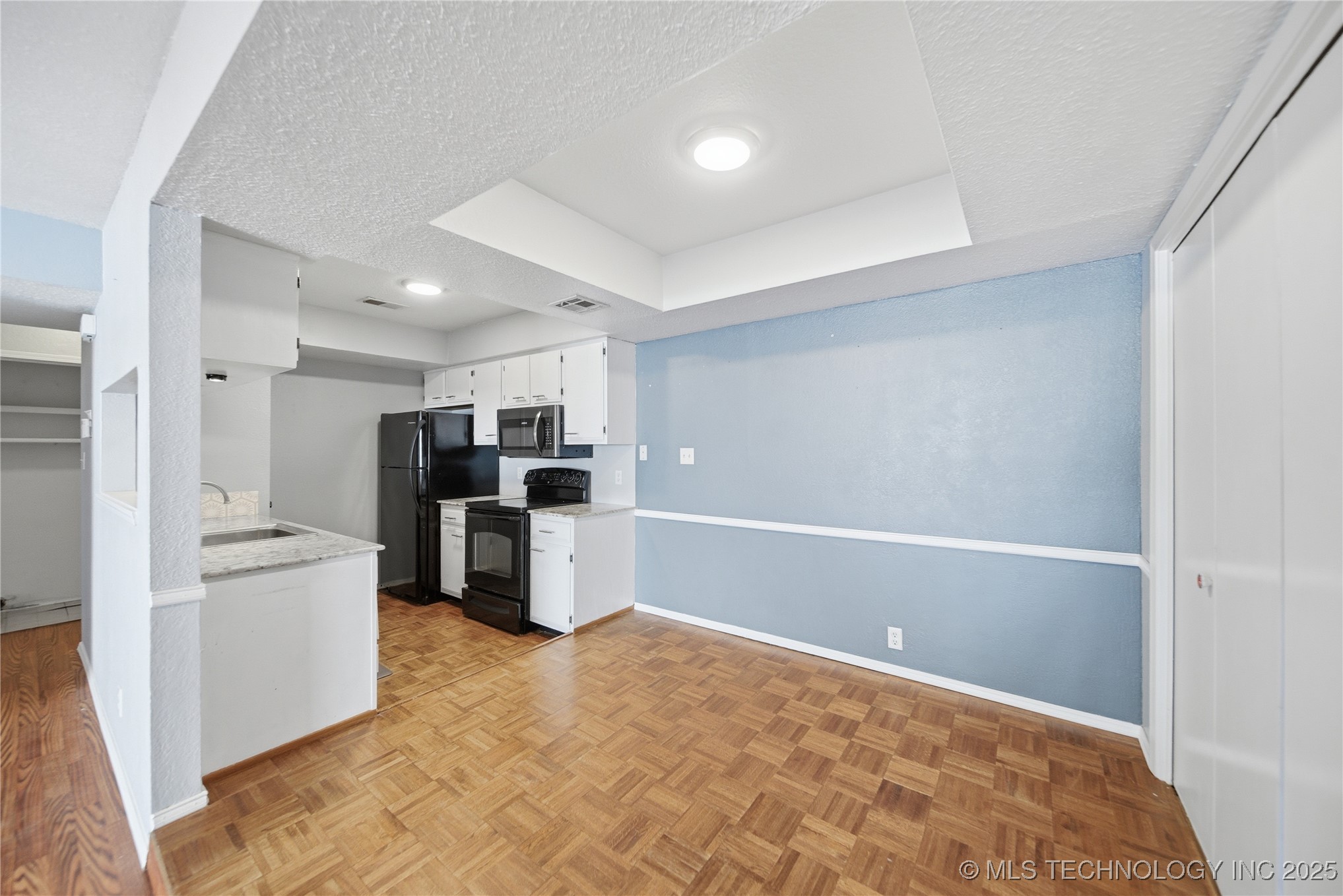 6355 S 80th Avenue E 2h Property Photo 6