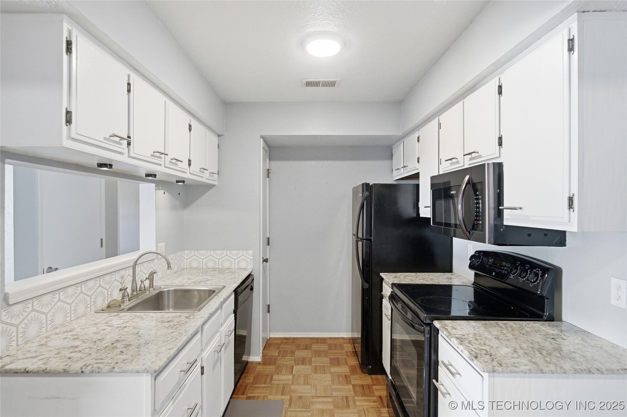 6355 S 80th Avenue E 2h Property Photo 7