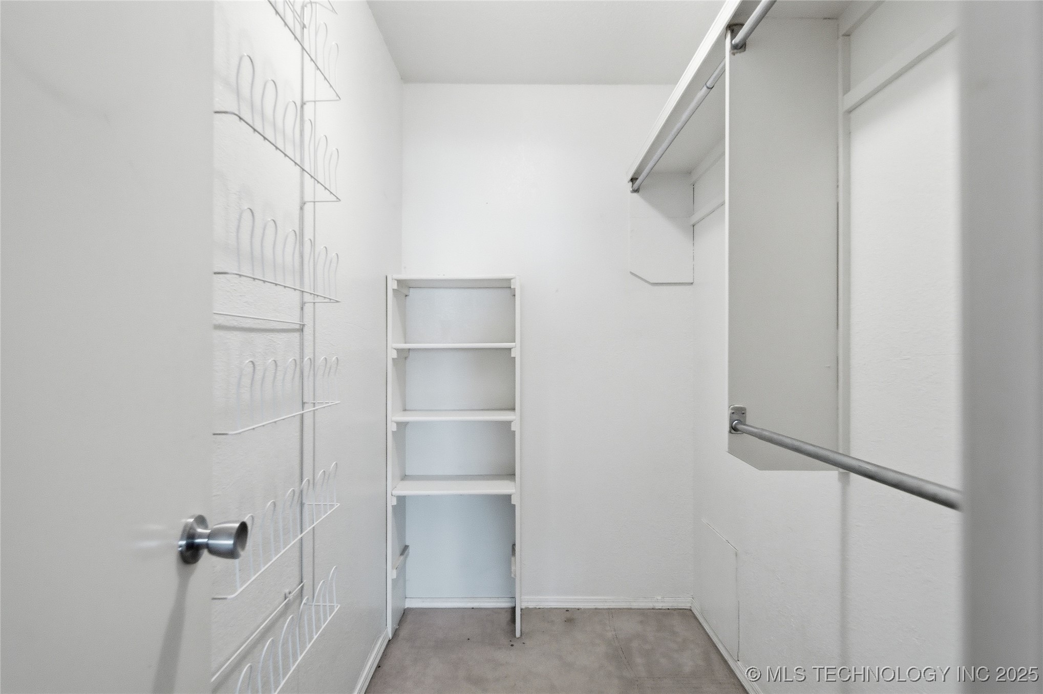 6355 S 80th Avenue E 2h Property Photo 13